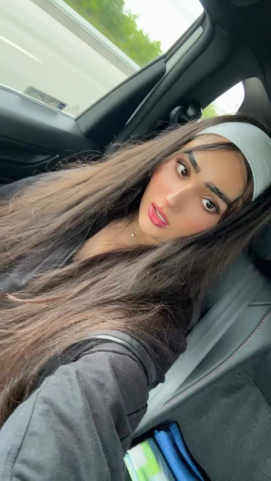 Don’t you?? 🧸🪿
.
.
#hairinspo #hairtransformation #hairideas #ootdfashion #longhair