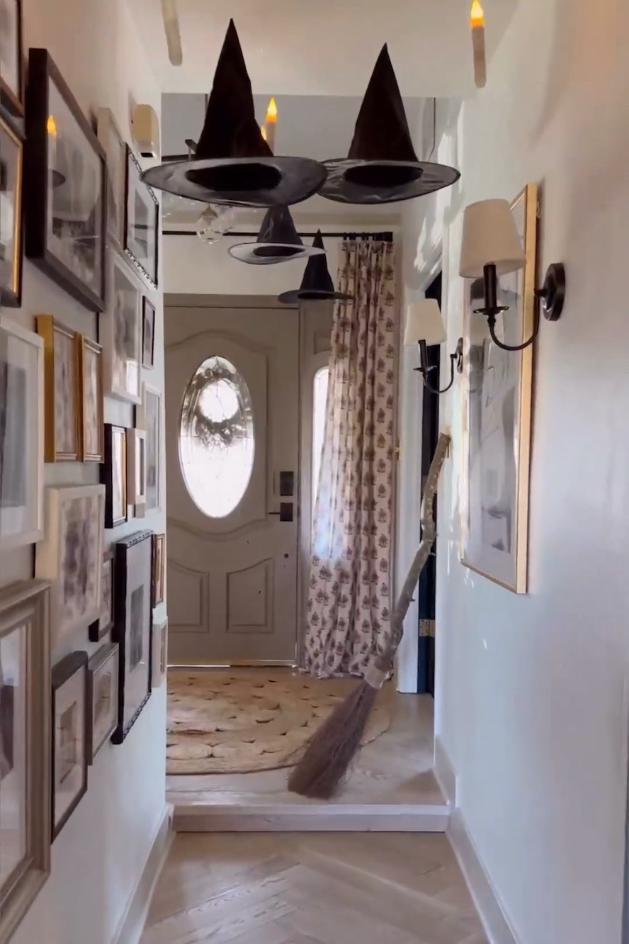 Last year's decorations 🧙‍♀️ Can wait to hung these again! 
-
Halloween decor  

#LTKSeasonal #LTKVideo #LTKHome