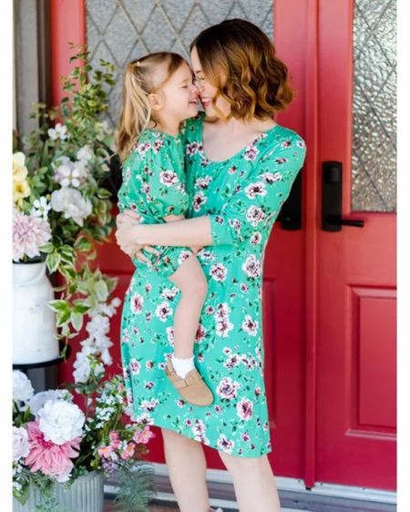 Hello matching dresses! I love The Pioneer Woman Mommy & Me collection at Walmart - this is the Round Neck Puff Sleeve Dress in tea garden simply green! 

#walmart #mothersday #shopsmart #matching #mommyandme #mamaandmini

#LTKSeasonal #LTKunder50 #LTKfamily