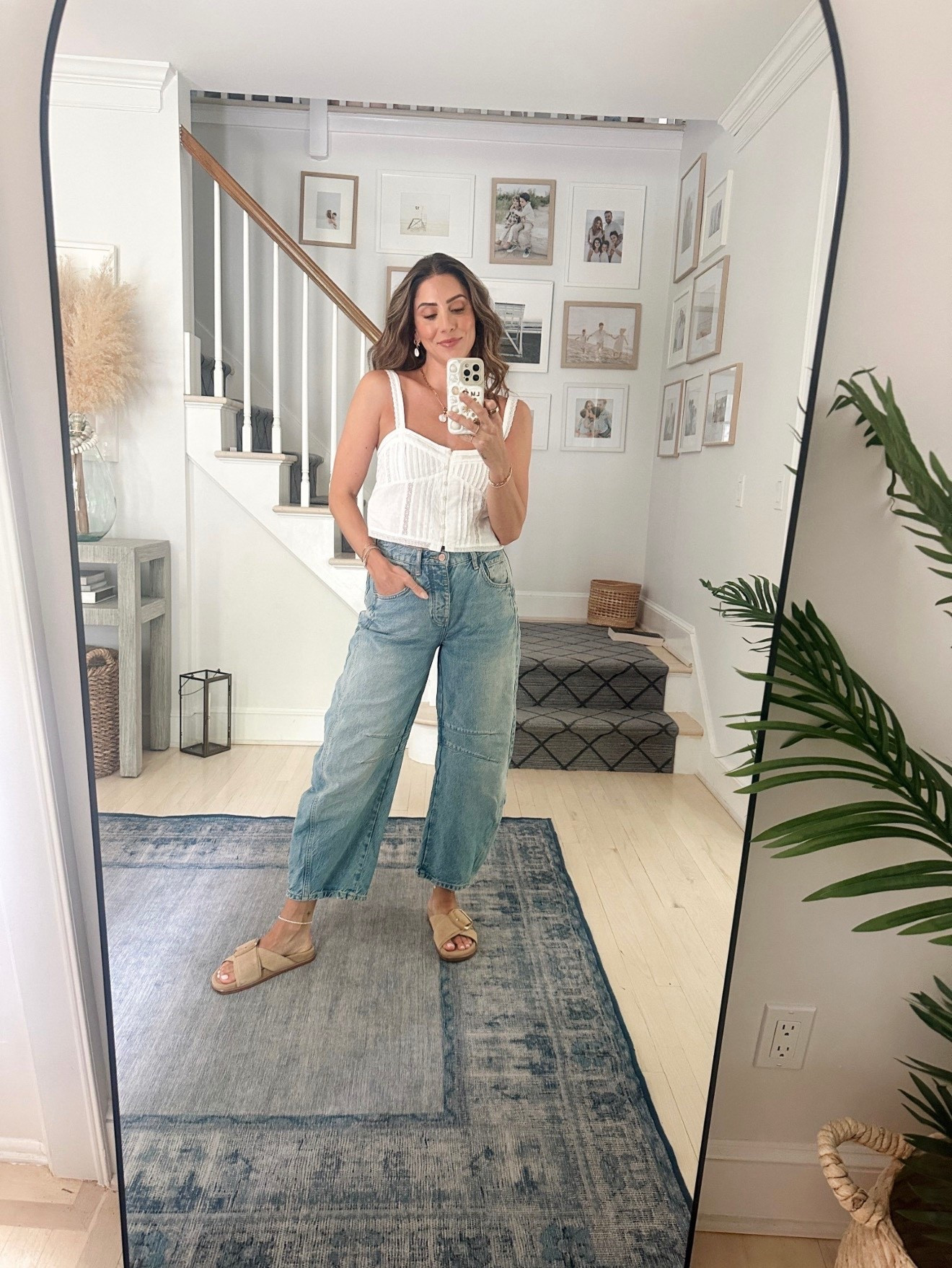 Free People Barrel jeans paired with a pin tuck crop. Linked similar for the tops. 

#LTKootd #LTKOver40