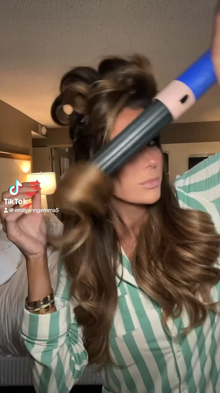 Wearing a size small in dress! XS in Jammie’s. Wearing “she’s on vacation” in the stuff on my
Chest and legs! & liner is “in big truffle”. Lipstick is linked below - it is called “midtown” 

GRWM, lip combo, lip liner, lipstick, summer outfit, summer shoes, summer jumpsuit, dyson, best hairspray, birkin, Emily Ann Gemma 

#LTKVideo #LTKStyleTip