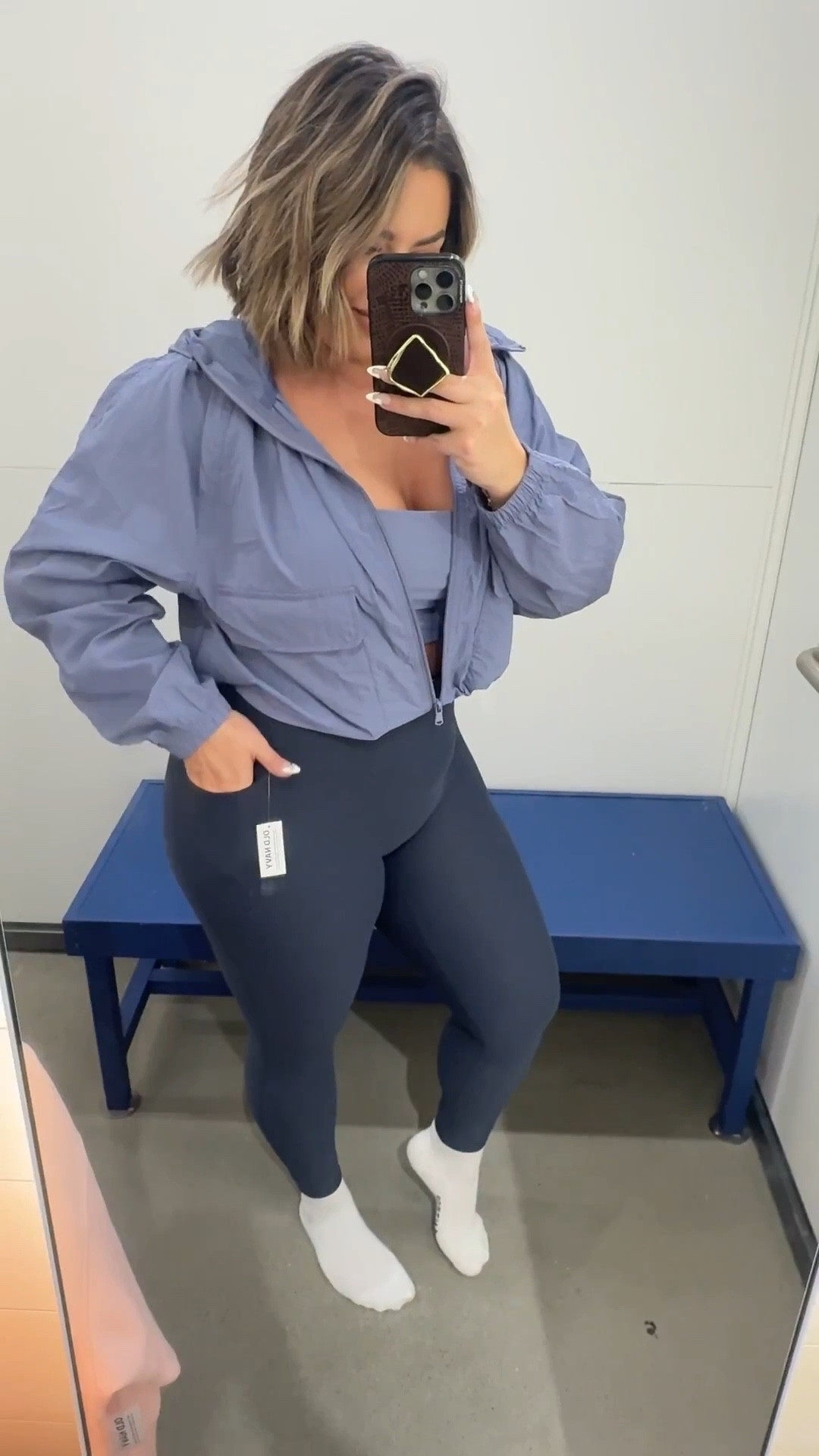 Old navy try on 

Yellow jacket M 
Yellow pants L 
Maroon leggings L ( size up if between sizes) 
Grey top L 
Maroon vest L 
Navy legging with stripe L runs big 
Navy bra xl 
Cream sweatshirt L 
Pink sweatshirt M 
Pink sweatpants L ( see thru get darker colors in these. They are super soft like Spanx air essentials) 
Black jacket L 
Black leggings L runs small size up if between sizes 
Navy leggings L size up if between sizes 
Blue bra xl 
Blue wind breaker jacket M
Blue oversized sweatshirt XL 
Blue bra xl 
Blue leggings L runs big 
Pink leggings L runs small if between sizes size up 
Pink bra xl 
Pink wind breaker jacket M 
Floral sweatshirt L 
#activewear #oldnavy #midsize 

Follow my LTK @shaynaslife on the @shop.LTK app to view this post and get my exclusive app-only content!

#liketkit 
@shop.ltk
https://liketk.it/5KDWo

#LTKFindsUnder50 #LTKActive #LTKMidsize