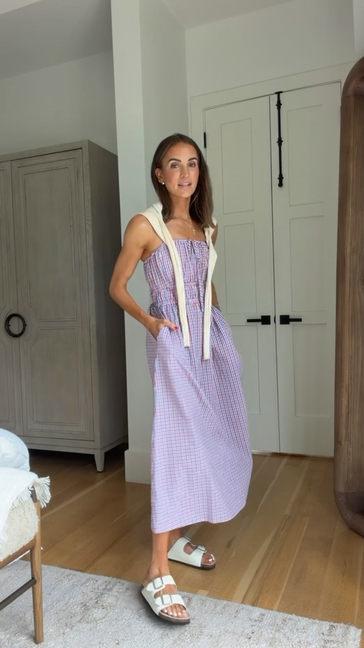 How fun is this gingham dress?! ❤️ the cutest seersucker type of material and 40% off today! 👏🏼 would be absolutely perfect for a summer cookout or 4th of July party!
