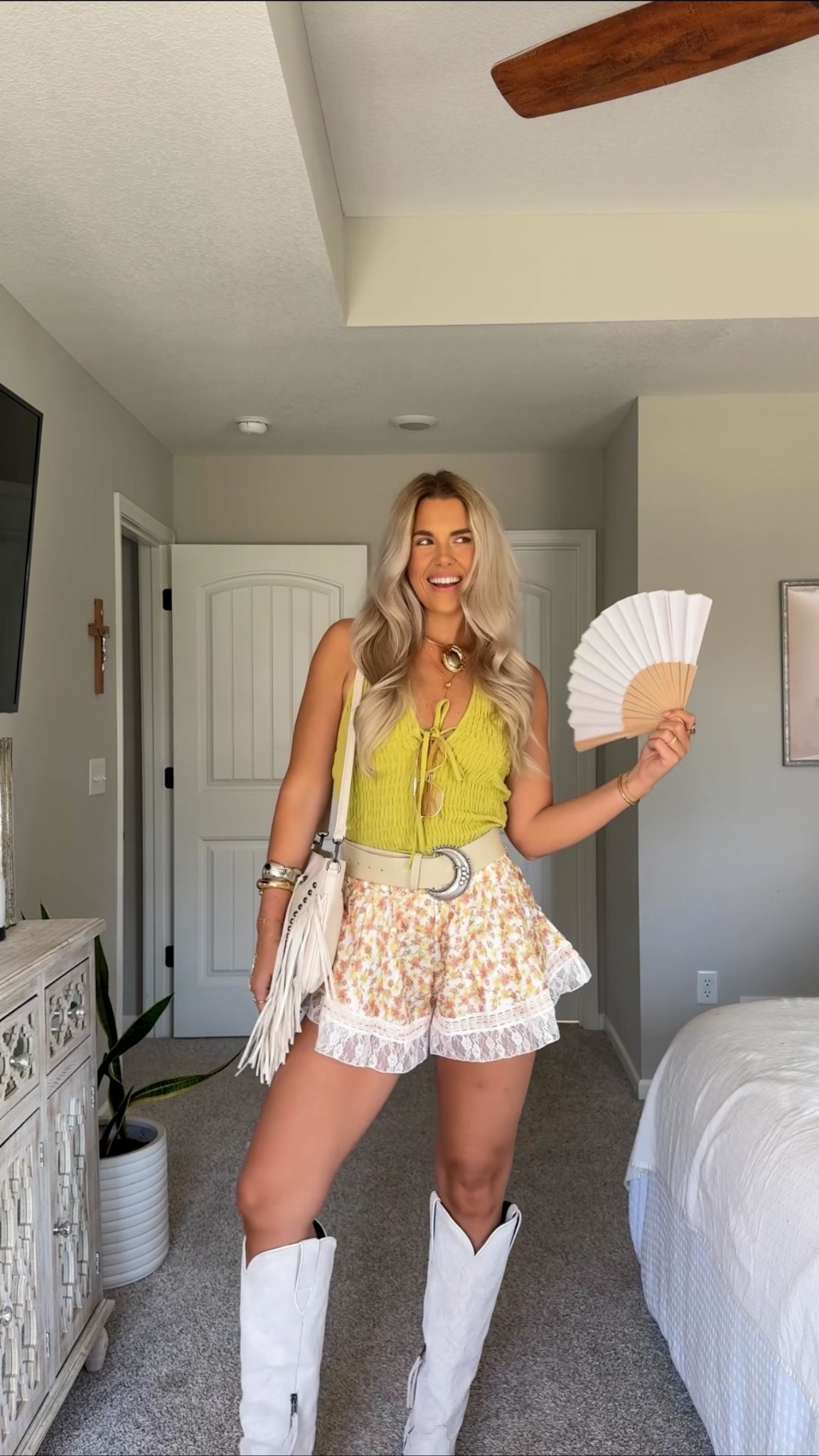 size XS in top, i’m 5’10, size XS in shorts, true to size boots 


stagecoach / country concert / western fashion outfit inspo / cowgirl boots 

#LTKFindsUnder50 #LTKStyleTip #LTKFestival