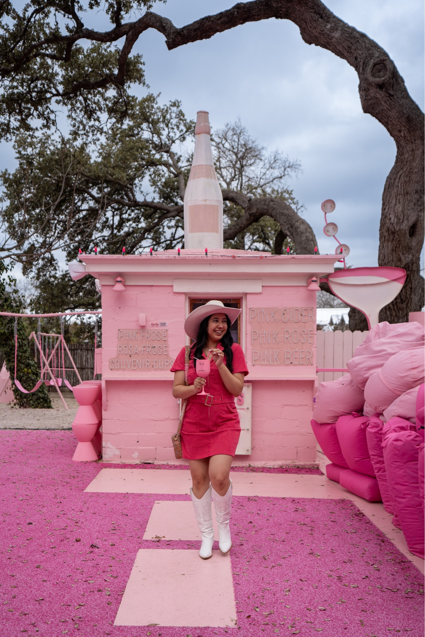 Pink Barbie cowgirl look

#LTKTravel #LTKStyleTip #LTKFindsUnder100