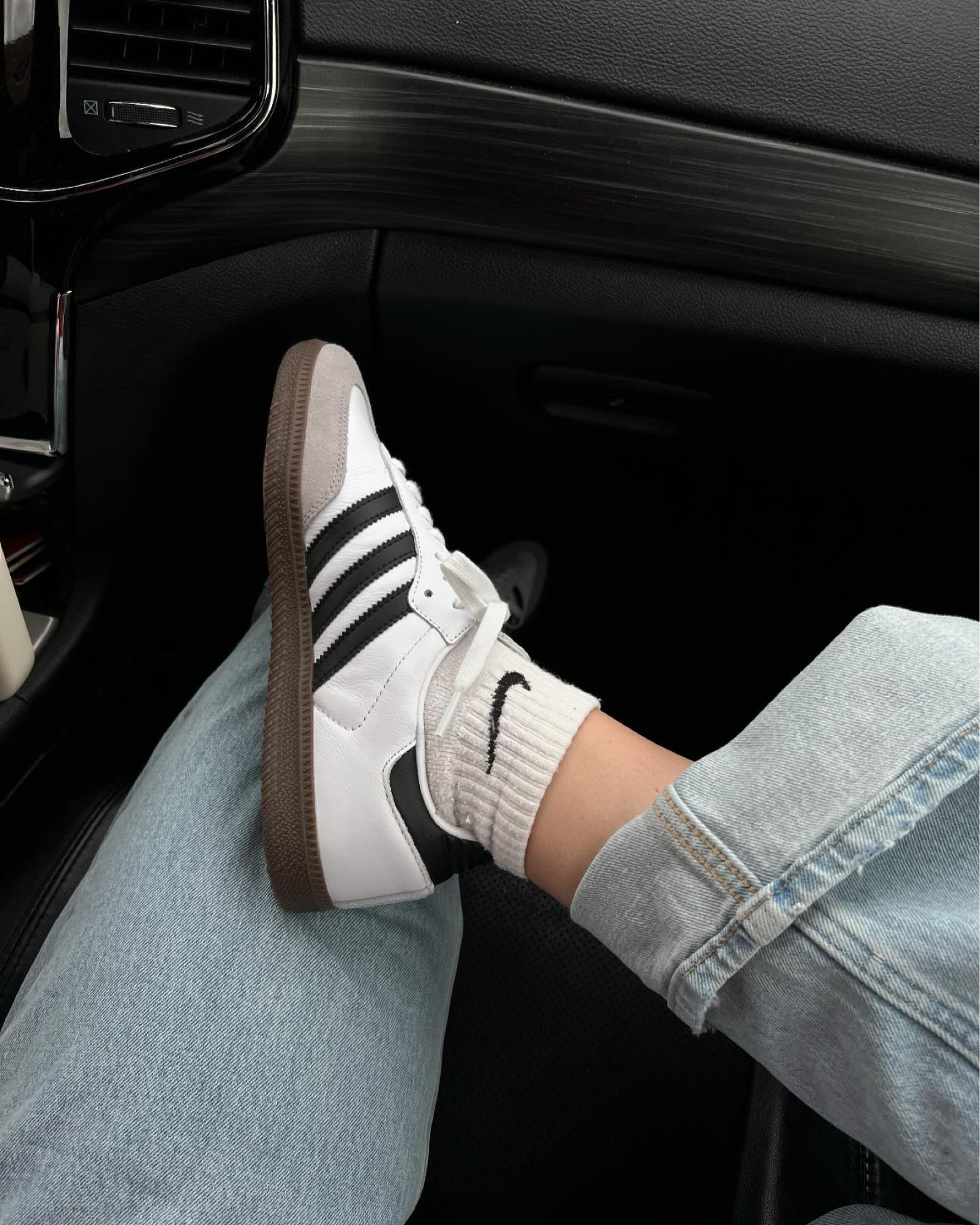 Sneaks 🫶🏼

#LTKShoeCrush #LTKStyleTip #LTKWorkwear