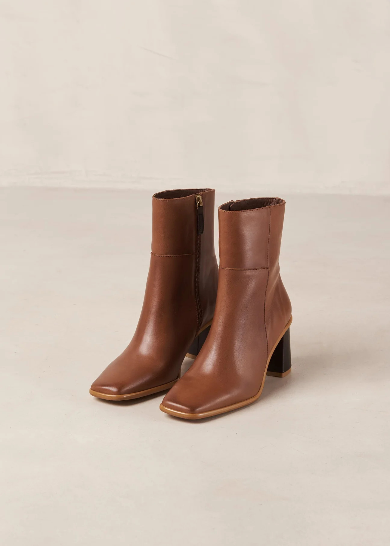 West Camel | Alohas US