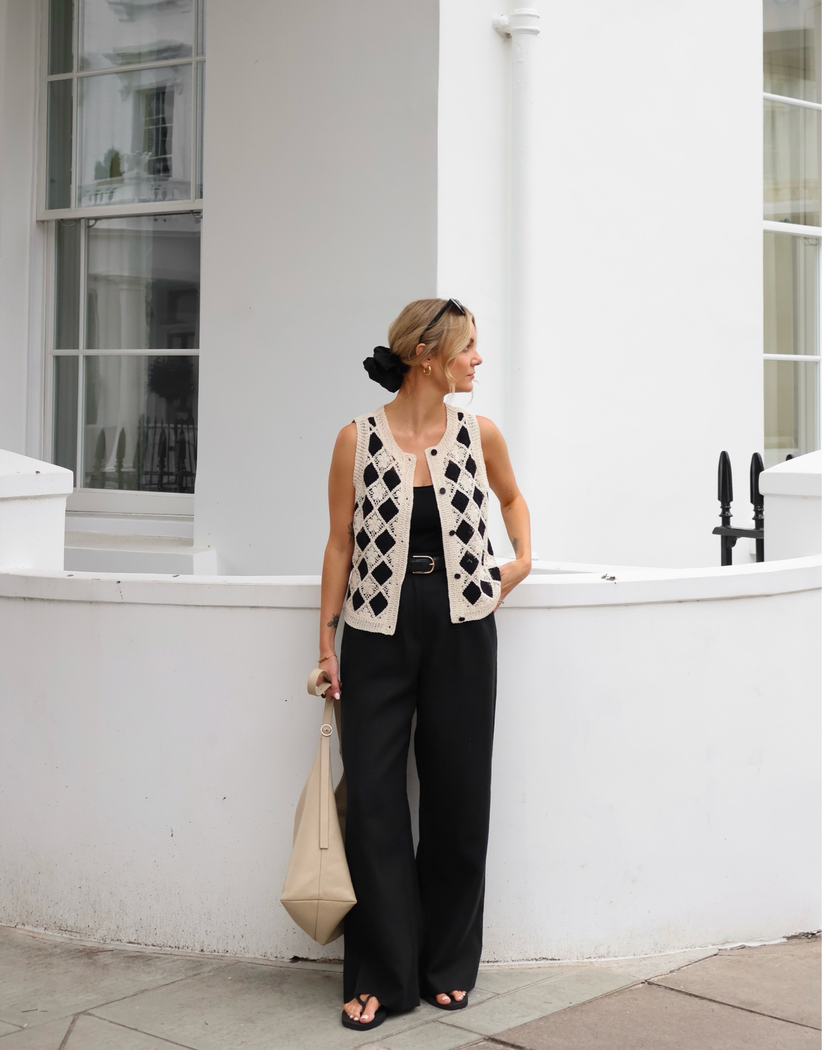 A monochrome look I’ve had on repeat 🤍🖤 #summerstyle #minimalstyle #monochromelook

#LTKuk #LTKsummer #LTKeurope