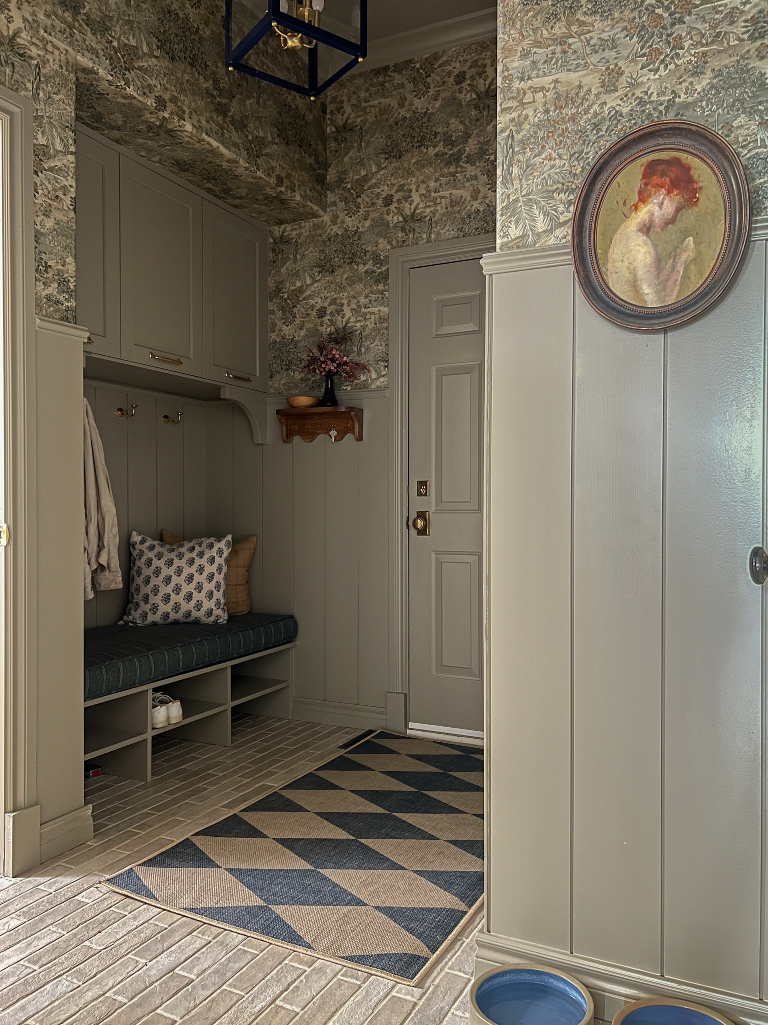 Mudroom sources 

Pillows, rug, brick tile, frames, wallpaper 

#LTKhome