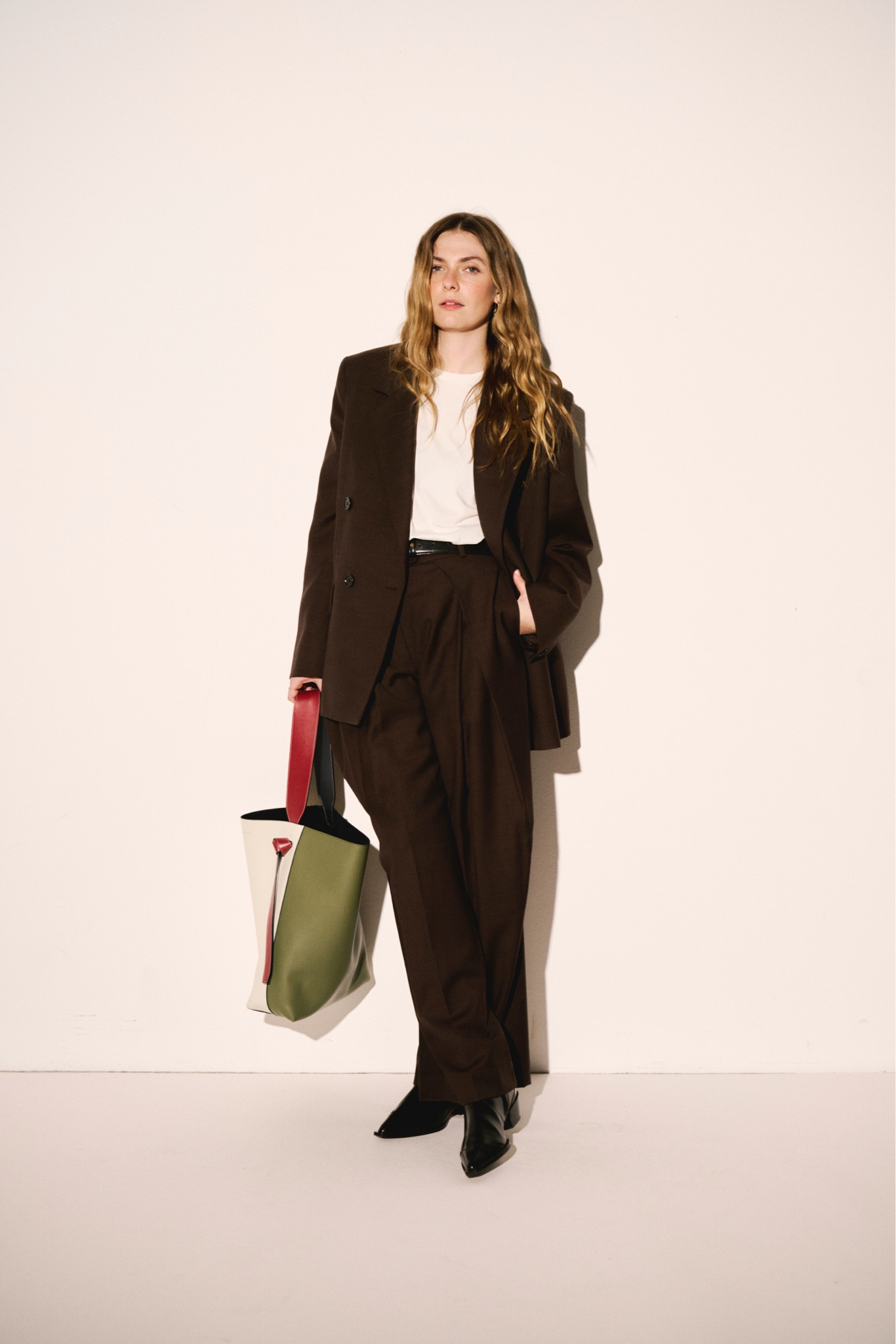 Brown suit and cowboy boots.

#LTKeurope #LTKshoes #LTKdeutschland