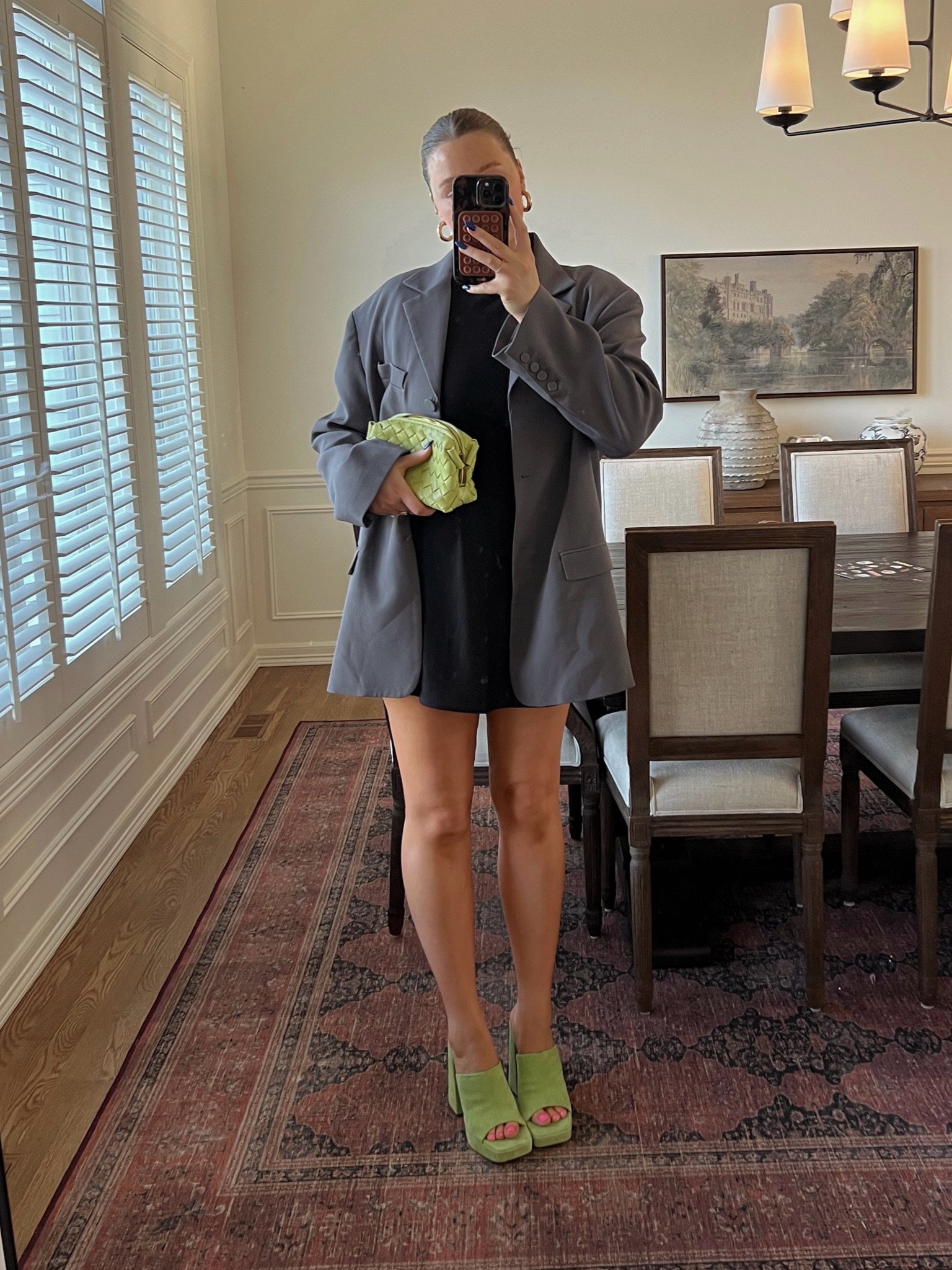 Amazon bag so cute looks like botegga! Blazer size L. Skirt M. Heels are old linked similar! 