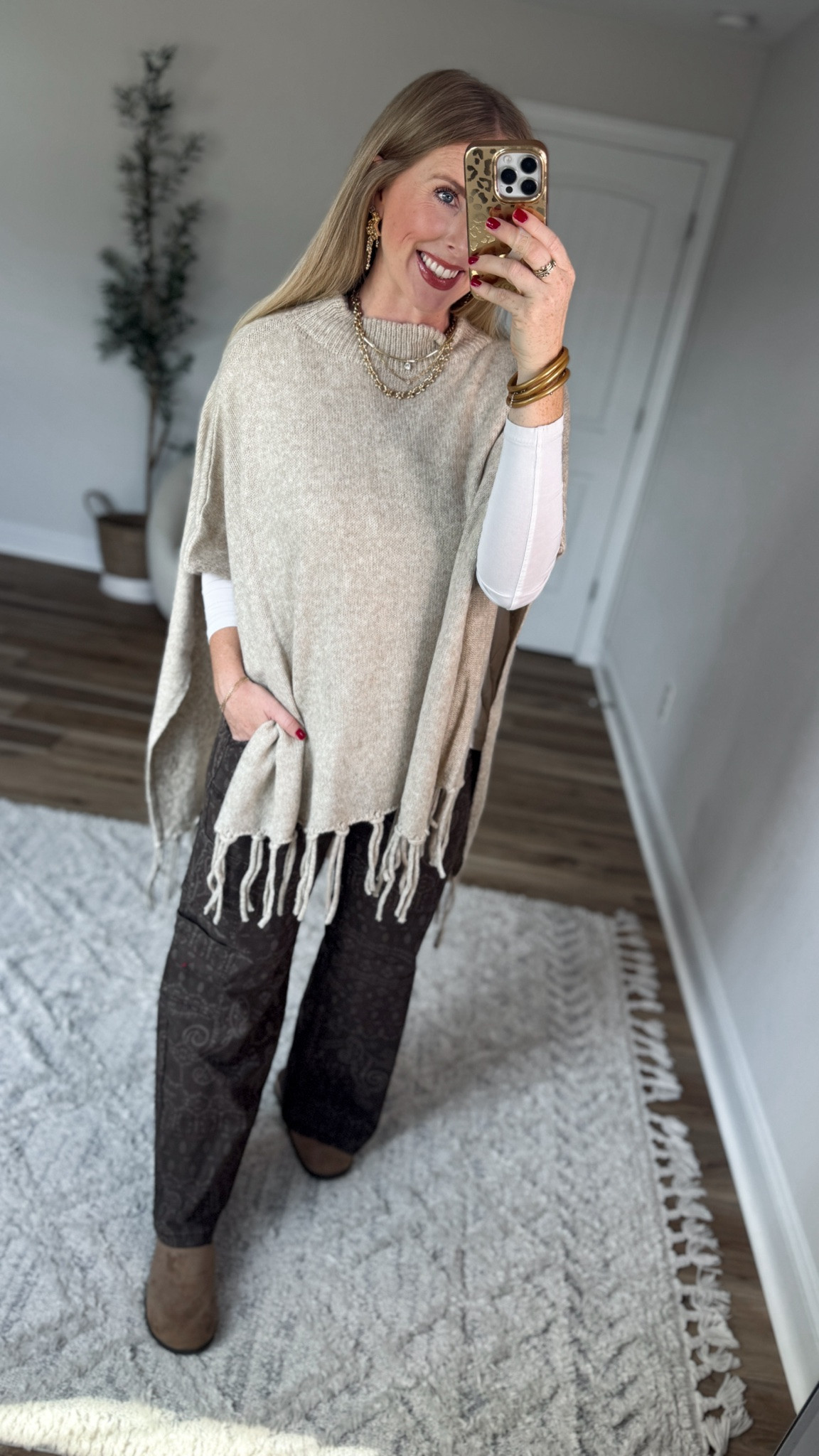 Weekend Walmart Wins try-on
Fringe poncho 
White long sleeve tee
Brown bandana pants- small

#LTKootd