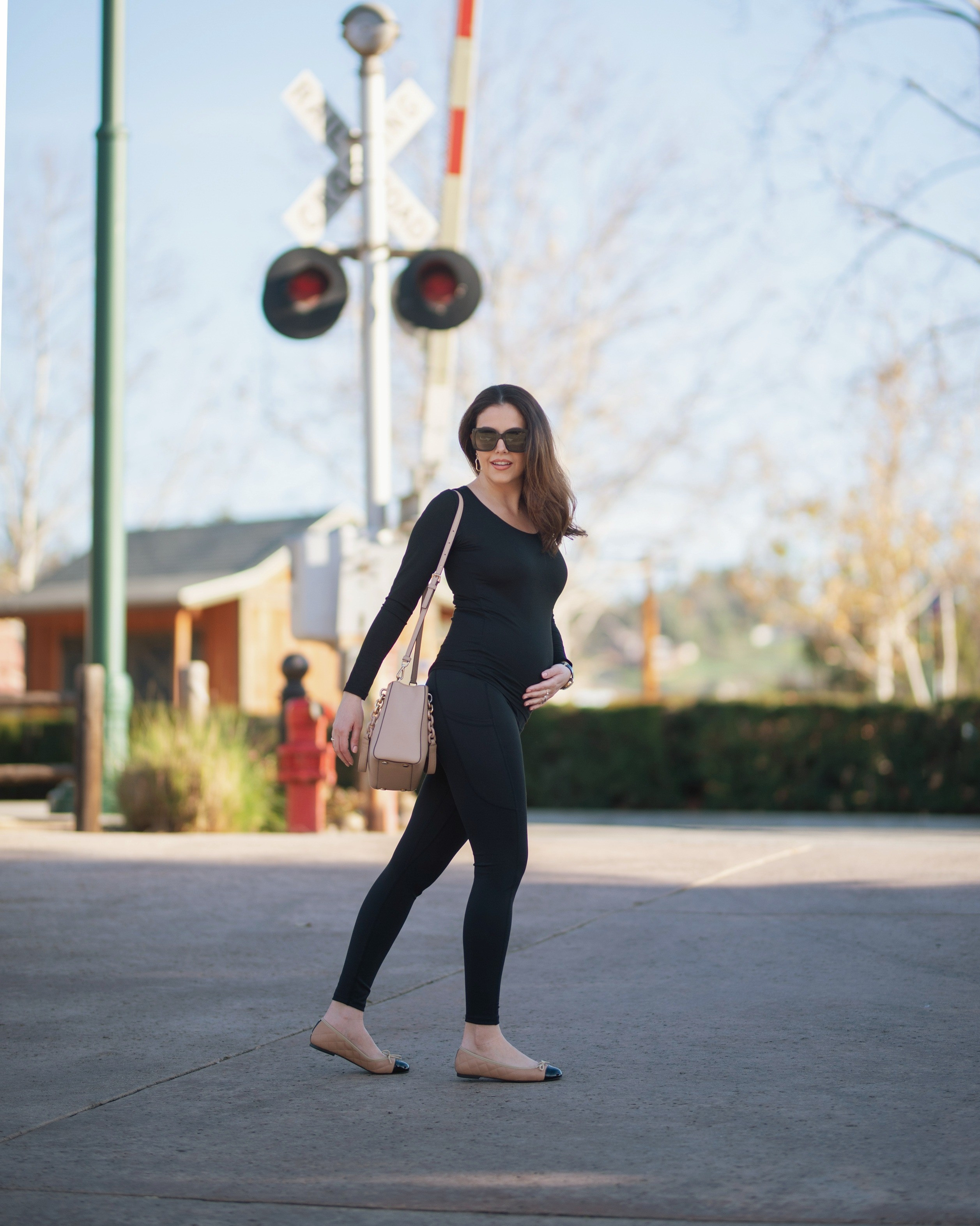Comfy and classy! The flats are great, but make sure to size down (I got half size smaller and it fits perfectly!) .- maternity leggings - comfortable flats- classy look- bump friendly 

#LTKbump #LTKstyletip #LTKfindsunder50