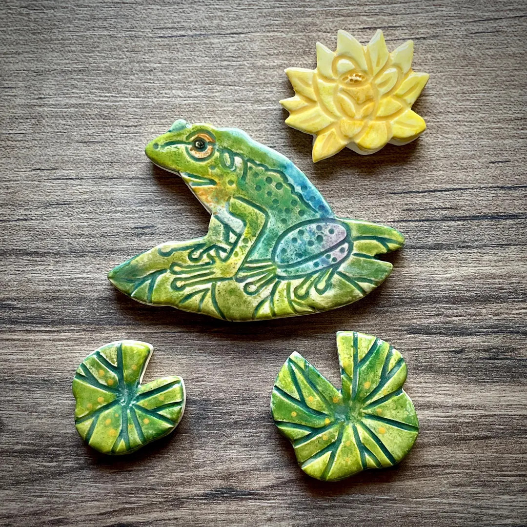 Ceramic Handmade Frog on Lily Pad With Lily Pads and Lily Flower Mosaic Tile - Etsy | Etsy (US)