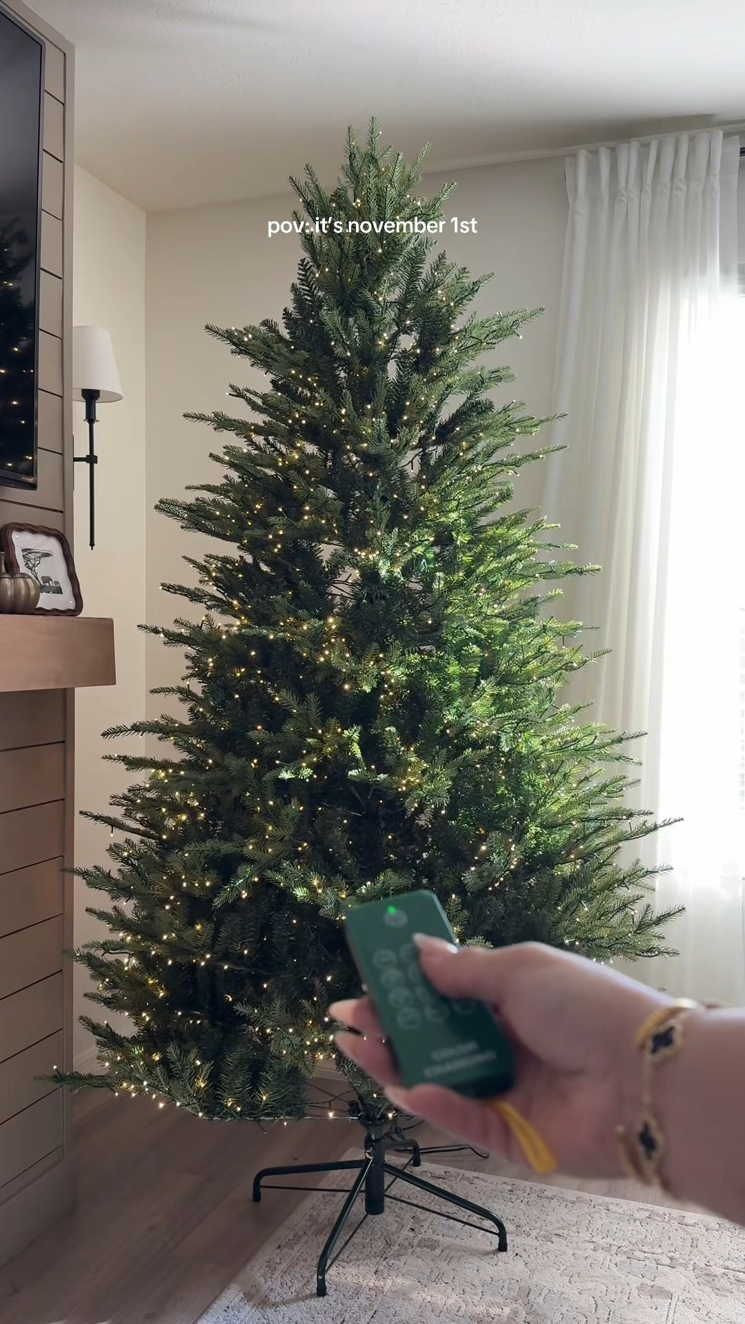I put this tree up in less than 5 minutes! 



#LTKSeasonal #LTKHome #LTKHoliday