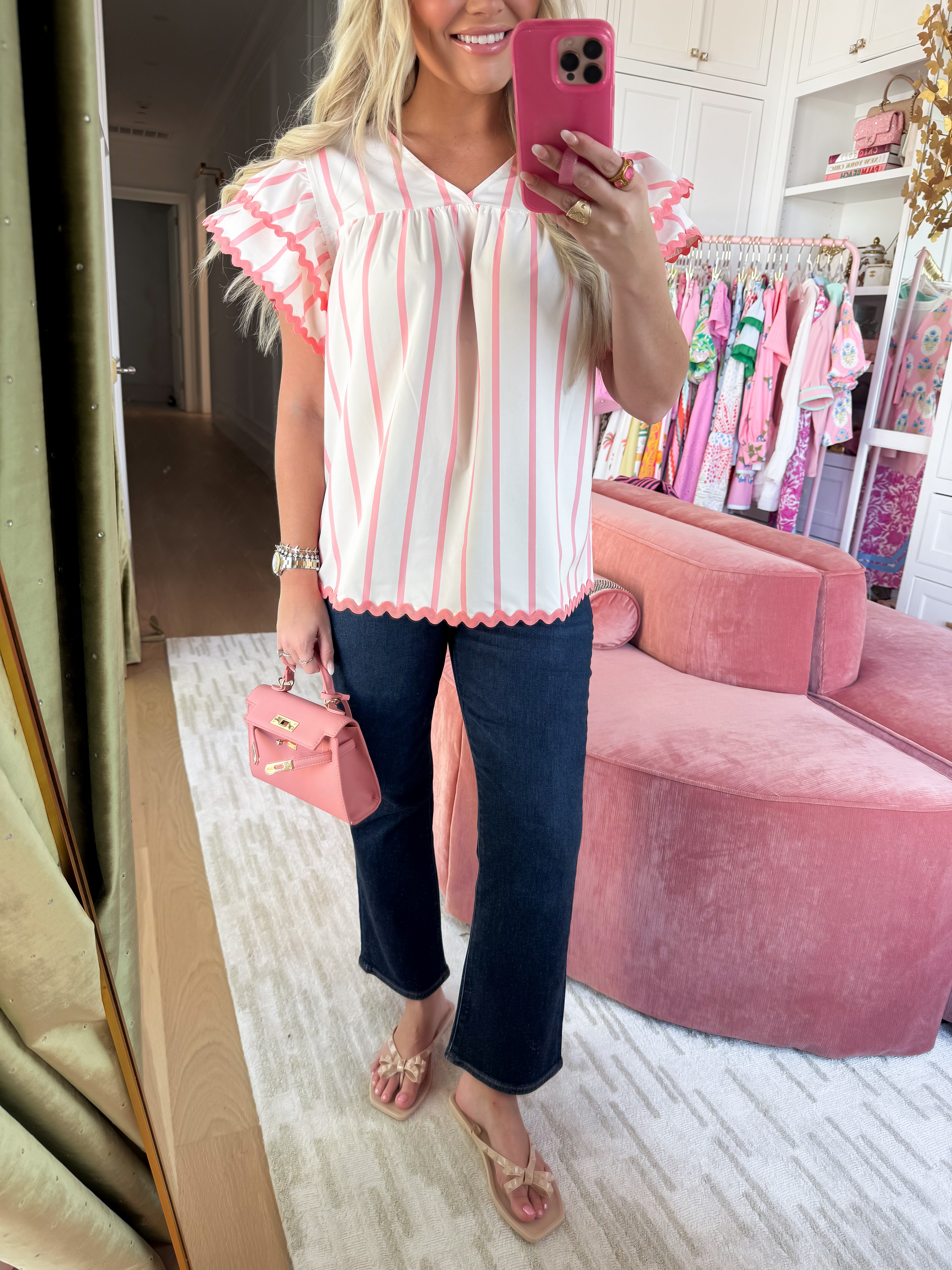 The easiest throw on and go top 

#LTKootd #LTKgrwm