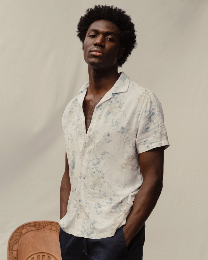 Short-Sleeve Camp Collar Button-Up Shirt | Abercrombie & Fitch (US)