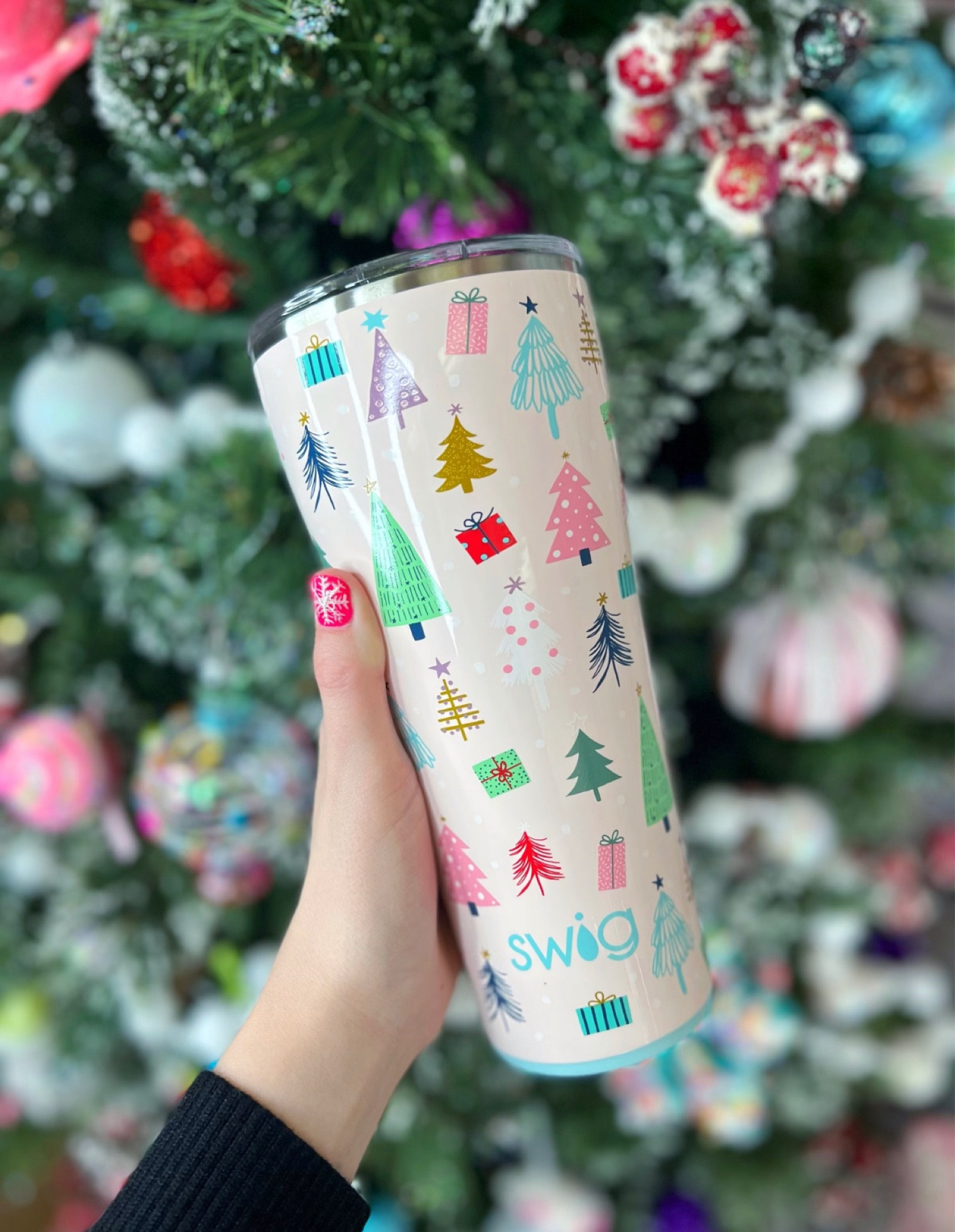 Amazon Gift Idea! Swig Christmas tumbler

Kortney and Karlee | #kortneyandkarlee  

#LTKSeasonal #LTKHoliday #LTKhome