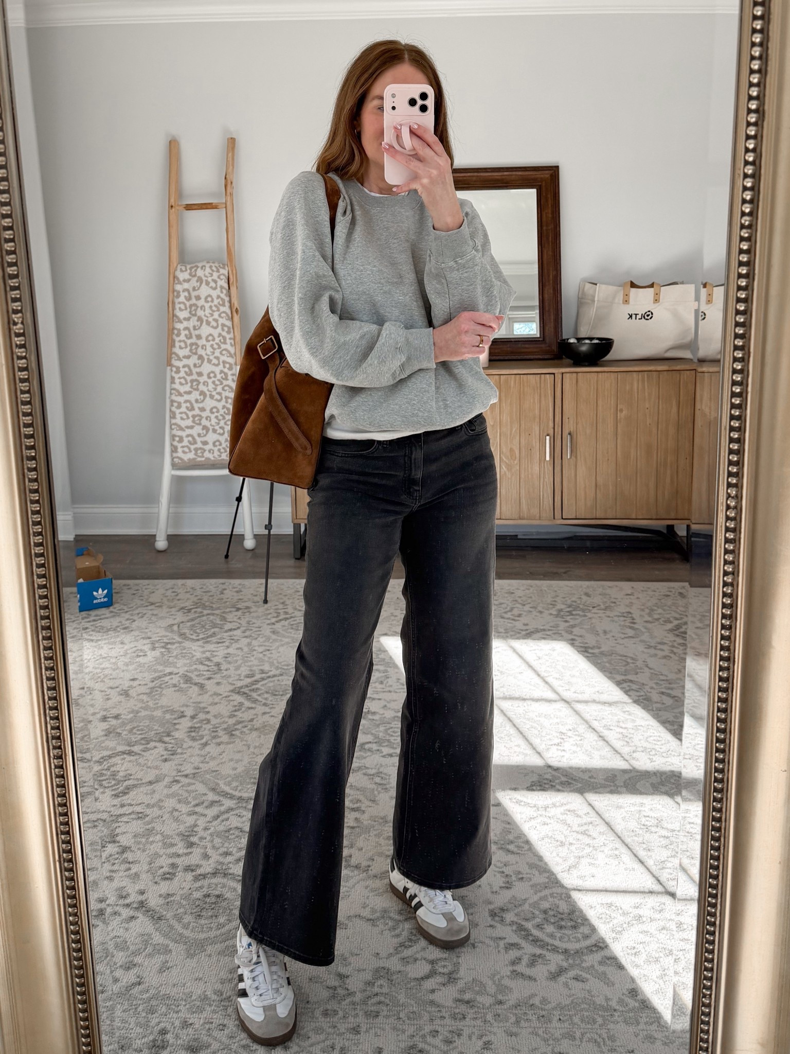 Sunday OOTD
FADED BLACK JEANS, casual neutral spring outfit, adidas sambas, Zara purse

#LTKootd #LTKOver40 #LTKSaleAlert