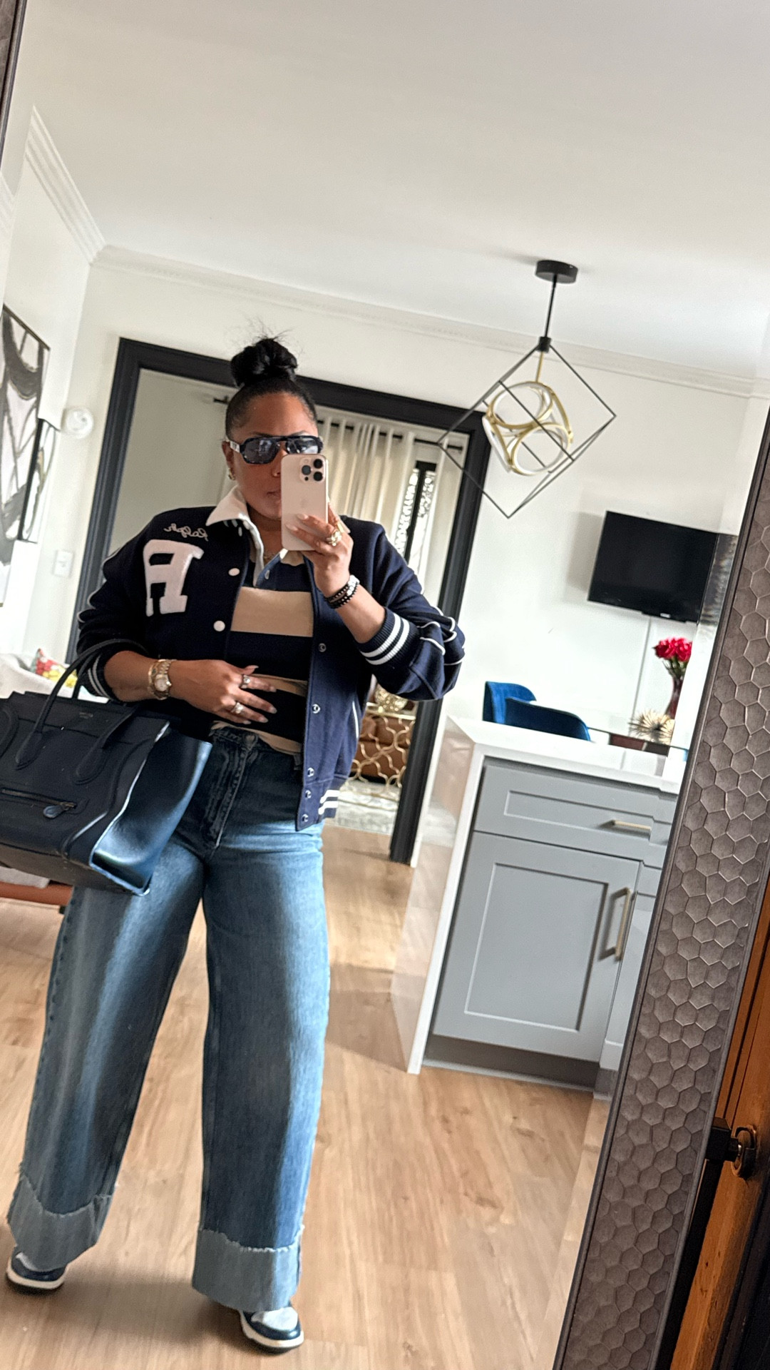 ootd Mom on the Go Style

Shirt KBB
Jeans Rag & Bone
Sneakers Nike Dink

#LTKmomlife #LTKootd #LTKOver40