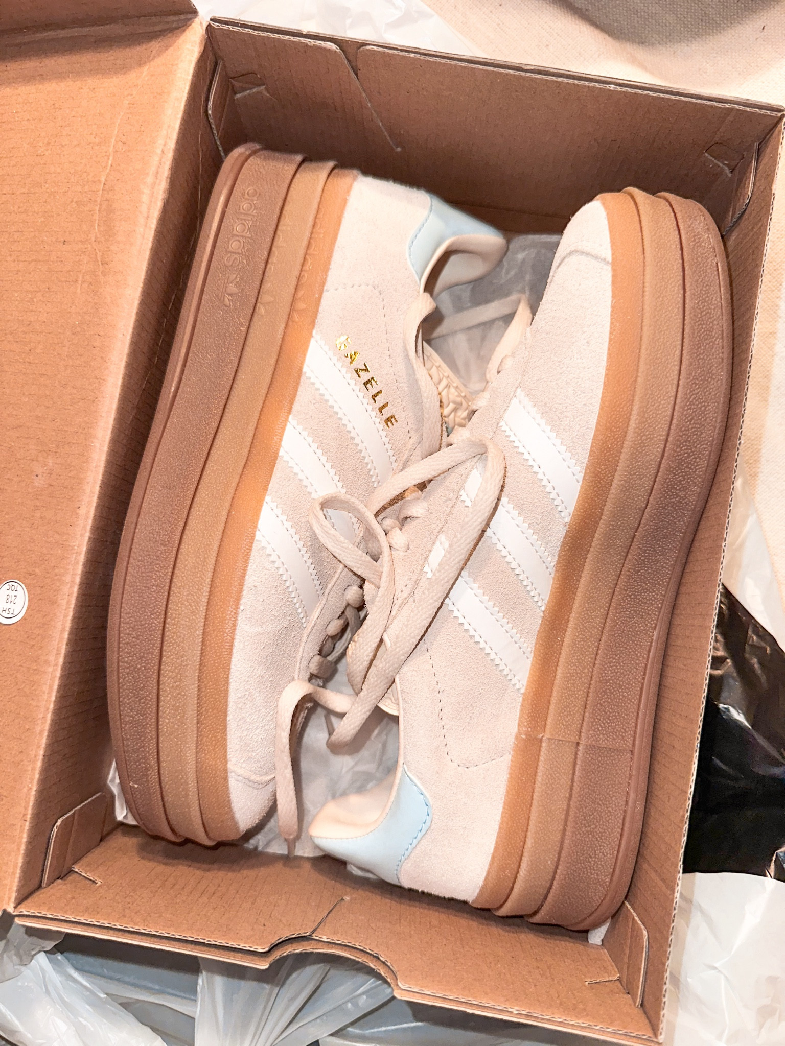 I’m in LOVE with these shoes 🩵 

adidas // casual sneakers // platform 

#LTKSummerSales #LTKShoeCrush #LTKStyleTip