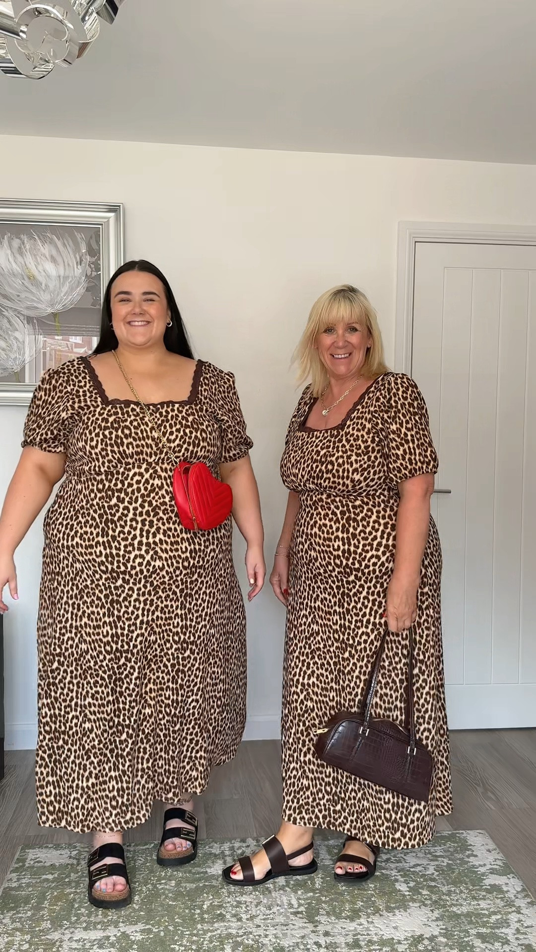 Love love love leopard print, comfy and stretchy. Perfect dress for going out!