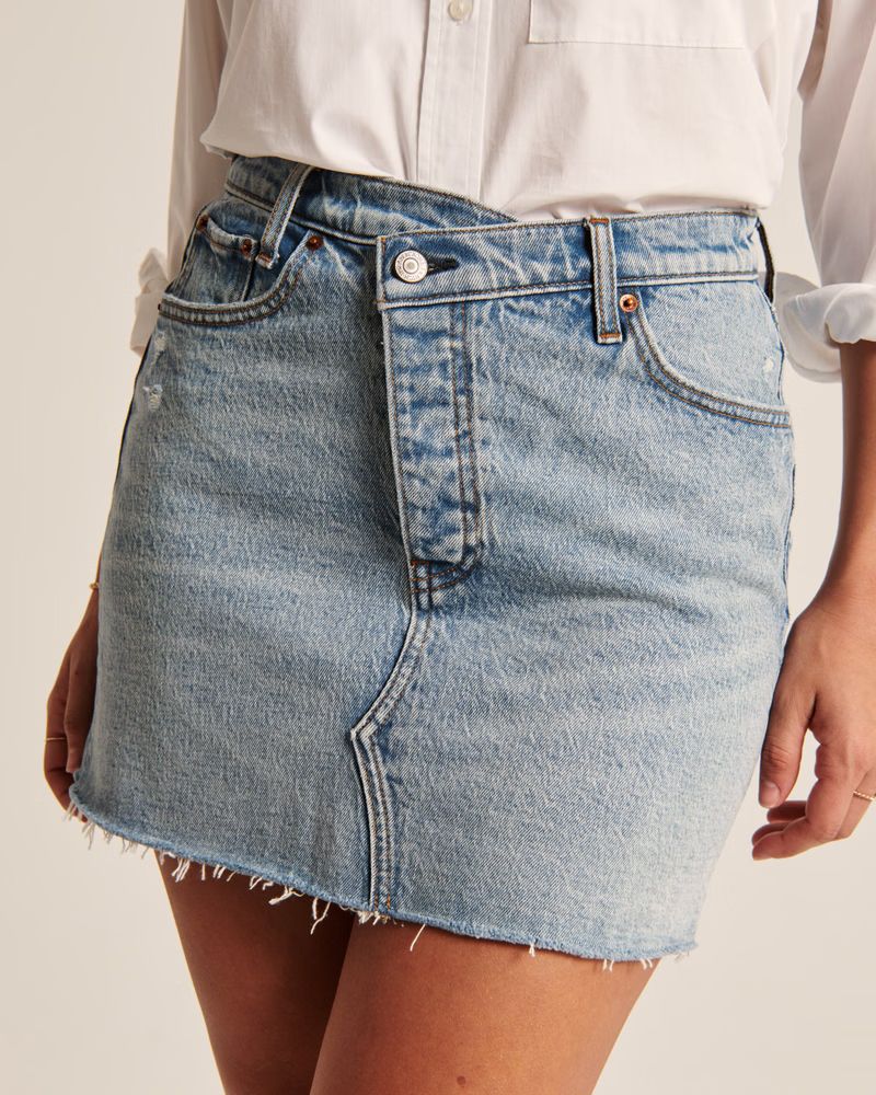 Curve Love Crossover Waistband Denim Mini Skirt | Abercrombie & Fitch (US)