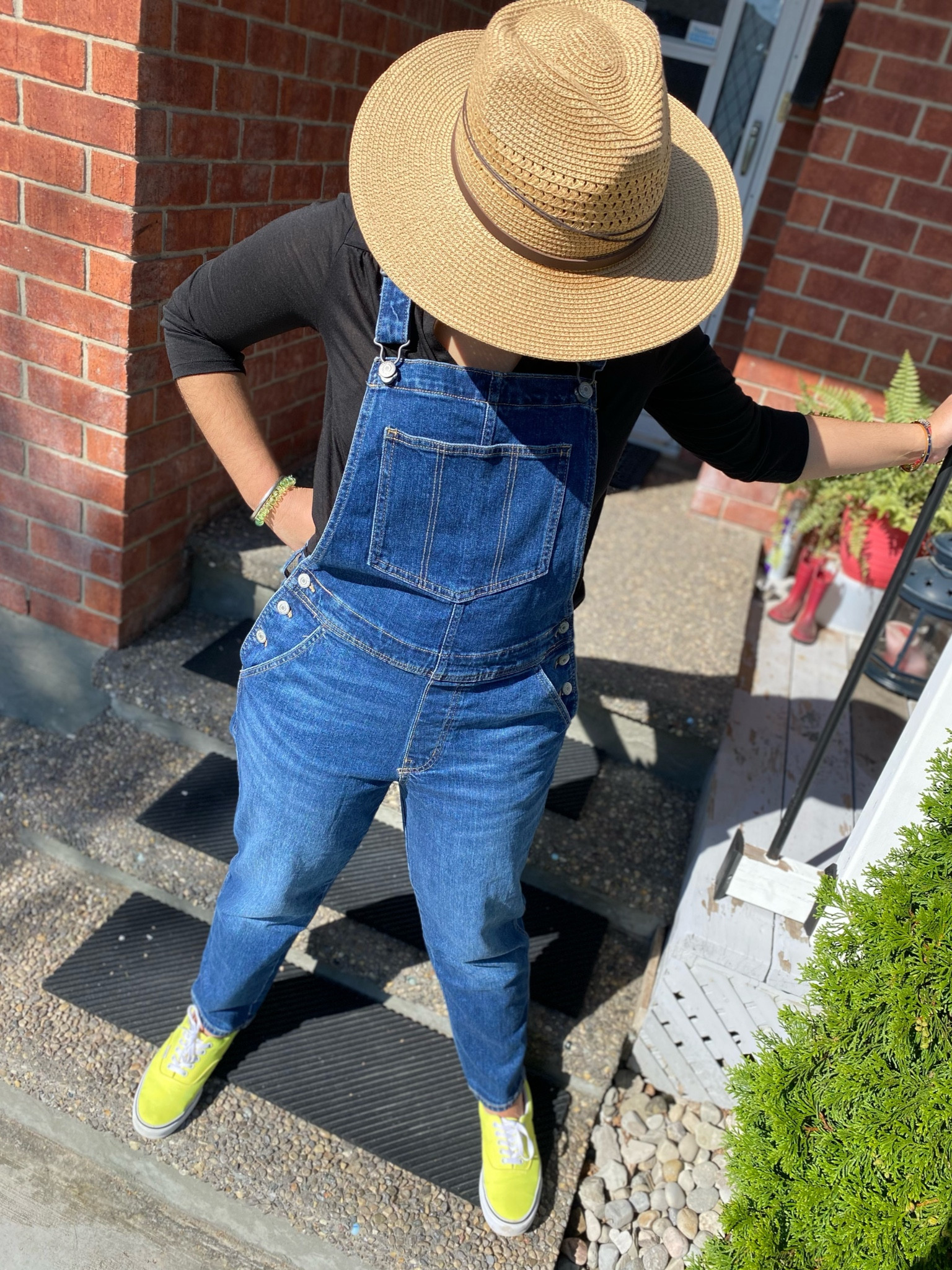 Fall Outfits

Old Navy overalls (20% off now)
Vans Era shoes in Lemon Tonic

#LTKstyletip #LTKsalealert #LTKSeasonal