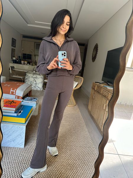 Ready set ✈️ 

The BEST travel attire. Elegant yet comfortable. Love the ribbed fabric, it is SO SOFT. Wearing a size 2 pant and size 6 jumper! Fabric is a bit more fitted than Nulu, so go up a size if you want a looser fit.

#LTKaustralia #LTKfitness