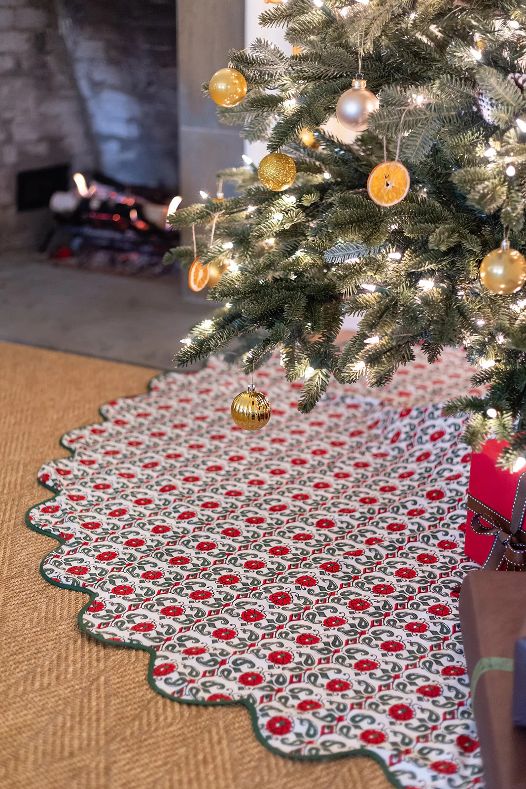 Noel Garden Tree Skirt | Julia Amory