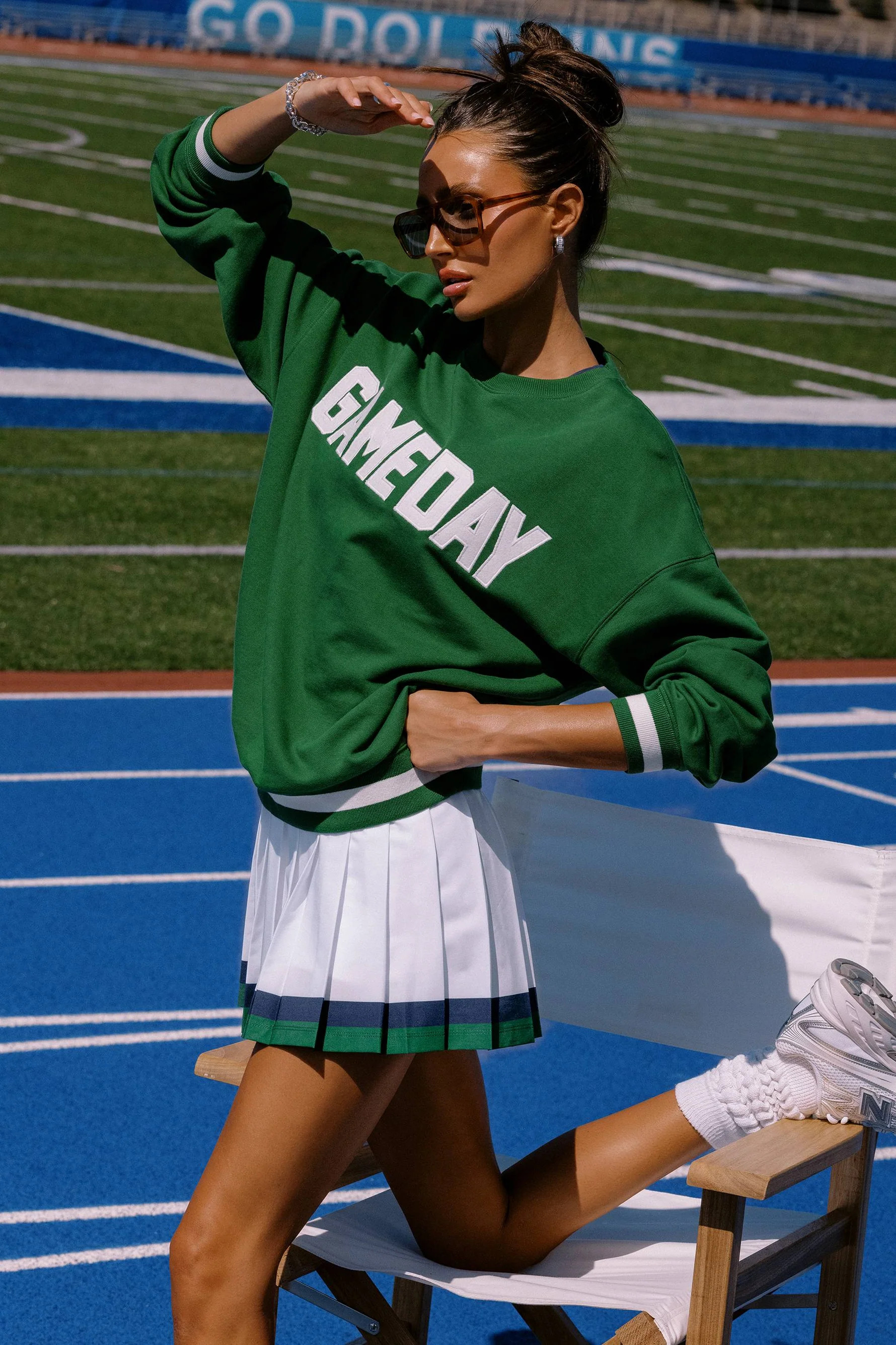 Devyn Sweatshirt Game Day Green | Sporty Sweatshirt | Beach Riot | Beach Riot