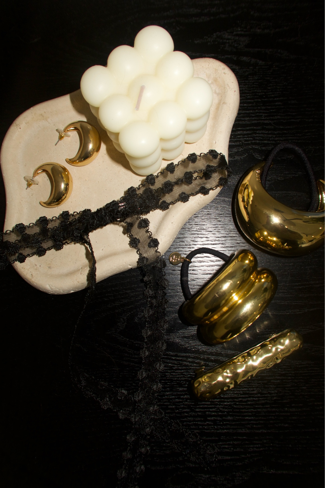 my favorite chunky gold accessories are on sale for 24 hours!!!

#LTKSaleAlert