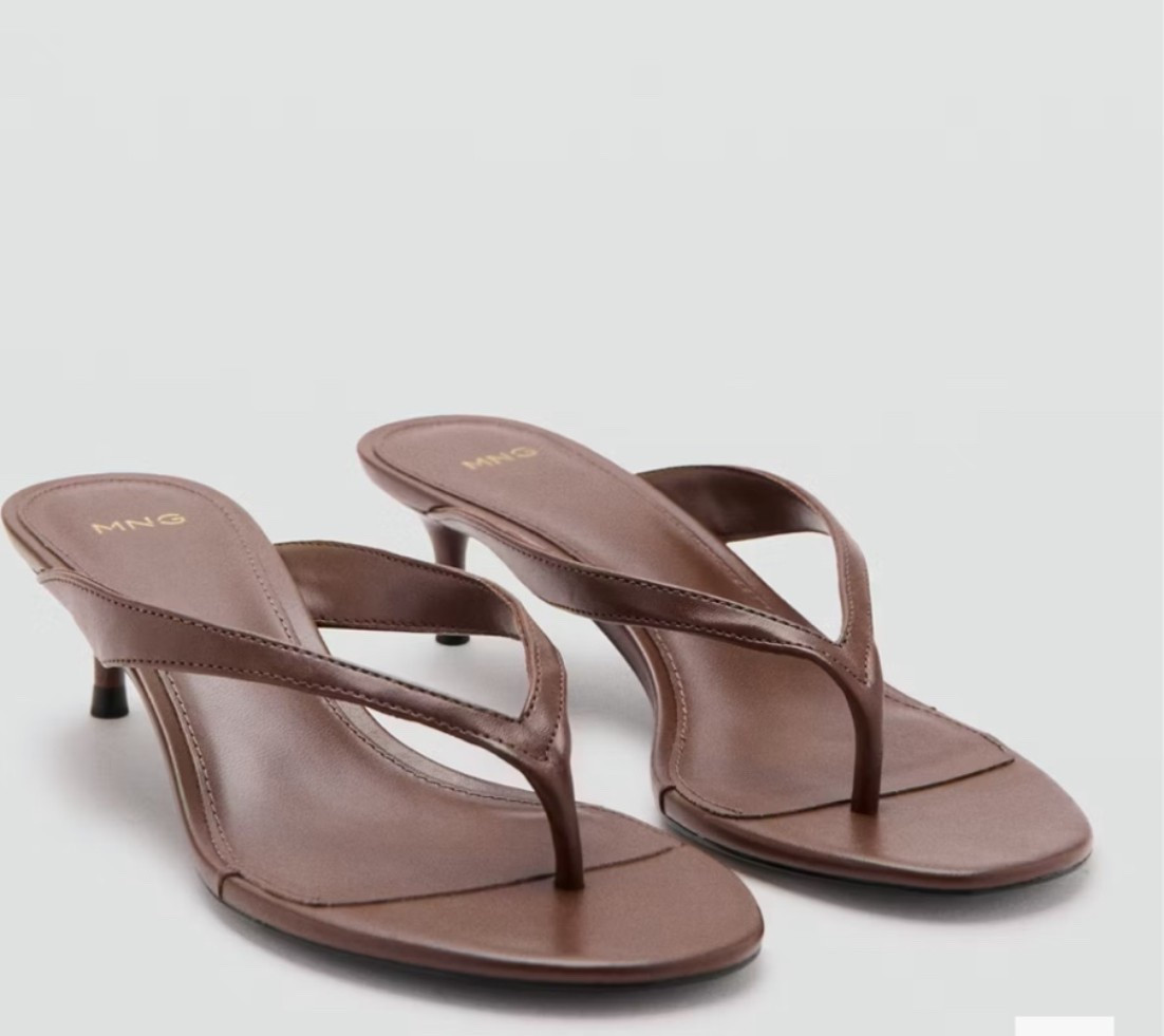 Brown kitten heels 
Brown thong sandals 
Brown sandals 
Summer heels 
Summer shoes

#LTKgrwm #LTKootd