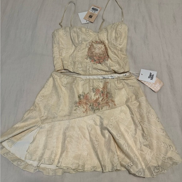 Tiger Mist Vintage Floral Lace Two Piece set | Poshmark