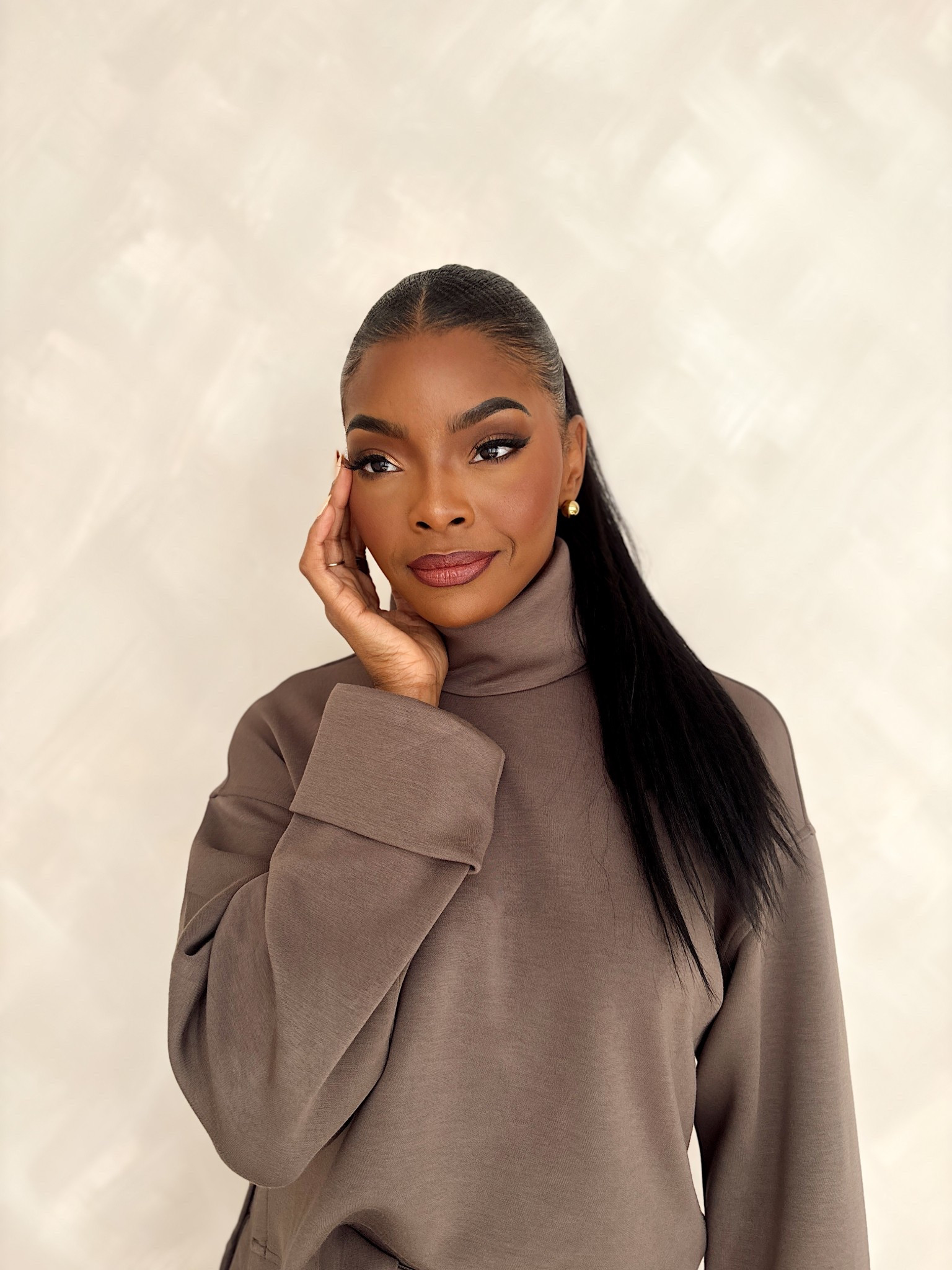 My go-to soft glam lately — lifted liner, warm neutrals, and glowy-but-not-greasy skin.
Everything is Tarte, and their Cyber Week sale just started (30% off sitewide).
Linking what I used. Code: JASMINE

#LTKCyberWeek #LTKGiftGuide #LTKHoliday