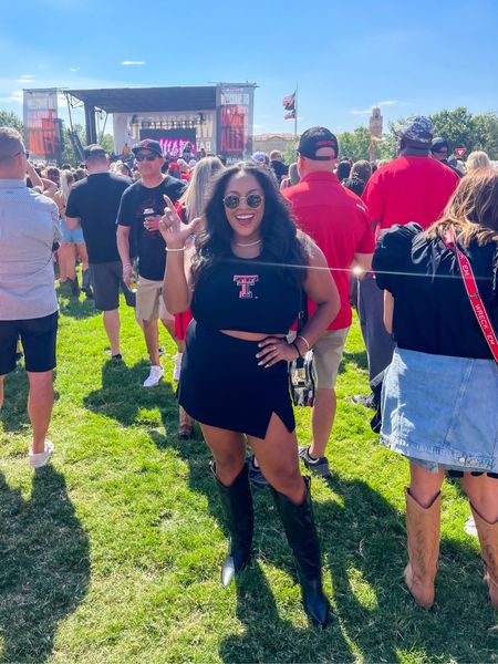 Wreck Em Tech ❤️ we love a good game day fit 🏈

Use code Adriana20 for 20 off the Cayskin sunscreen ✨