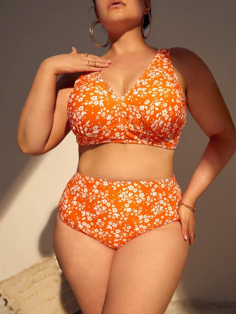 New
     
      Plus Ditsy Floral Print High Waist Bikini Swimsuit | SHEIN