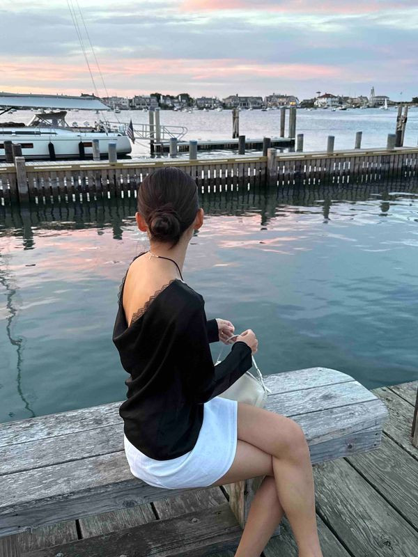 Love this Le set too with the lace back detail. Wearing XS  

 