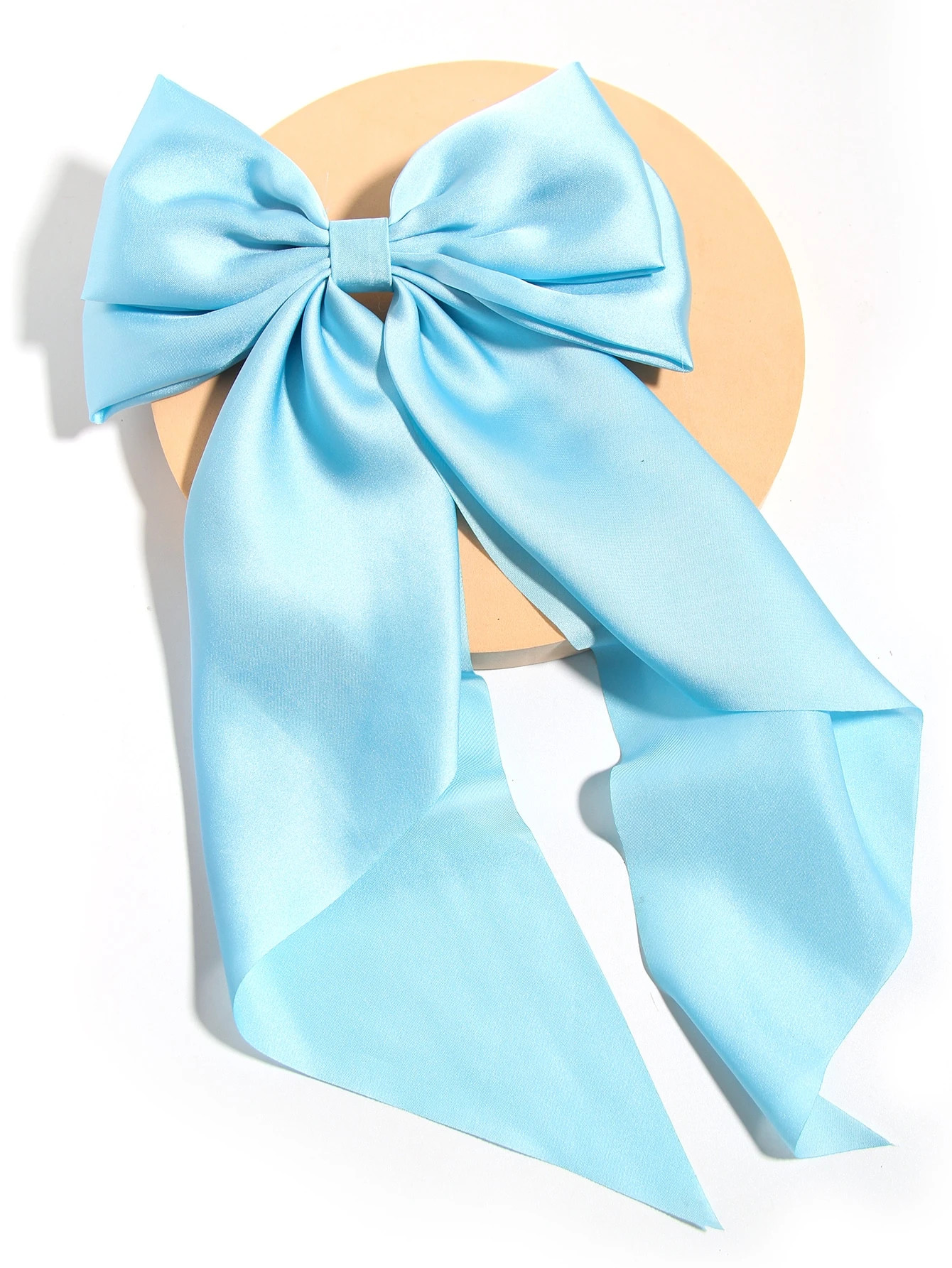 Bow Decor Hair Clip
   SKU: sc2112208385273271      
          (9999+ Reviews)
            US$2.0... | SHEIN