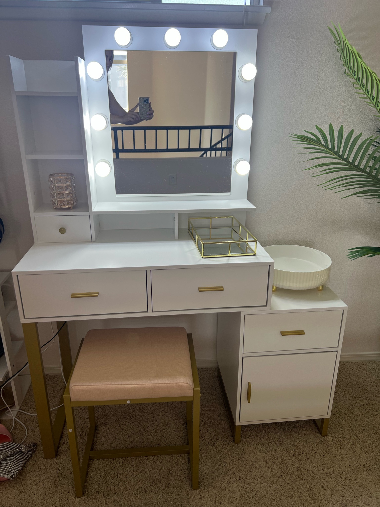 Vanity set with lighted mirror on sale now!

#LTKhome #LTKFind #LTKsalealert