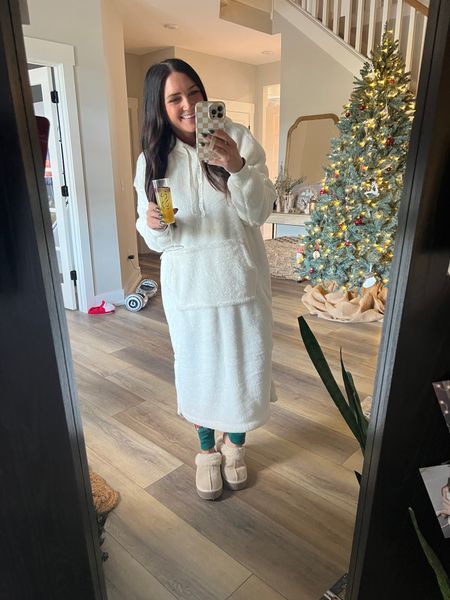 In my cozy era with this pullover blanket robe situation! It’s so insanely comfy and under $20!


#LTKHoliday #LTKSeasonal