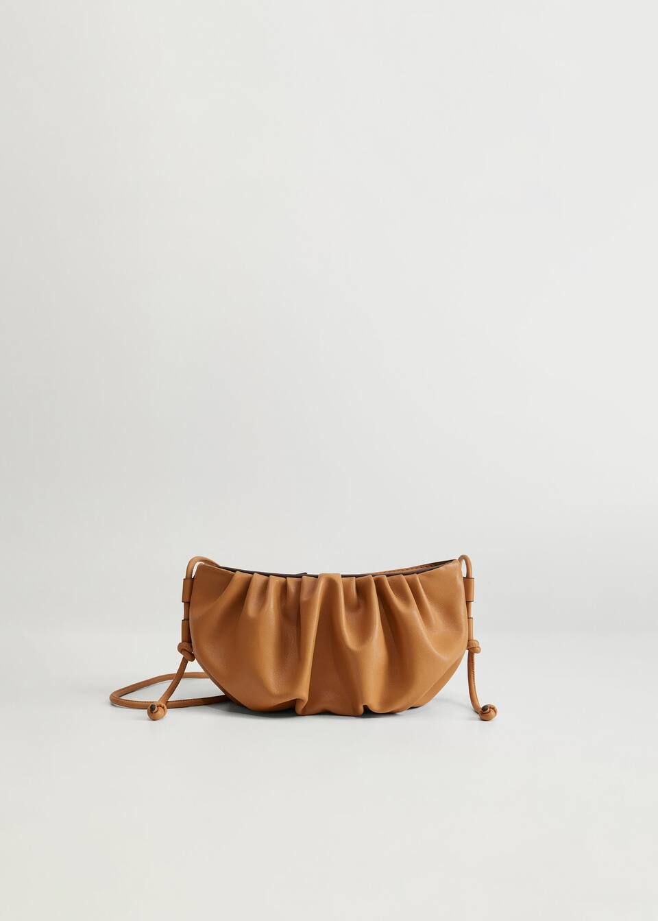 Pleated volume bag | MANGO (US)