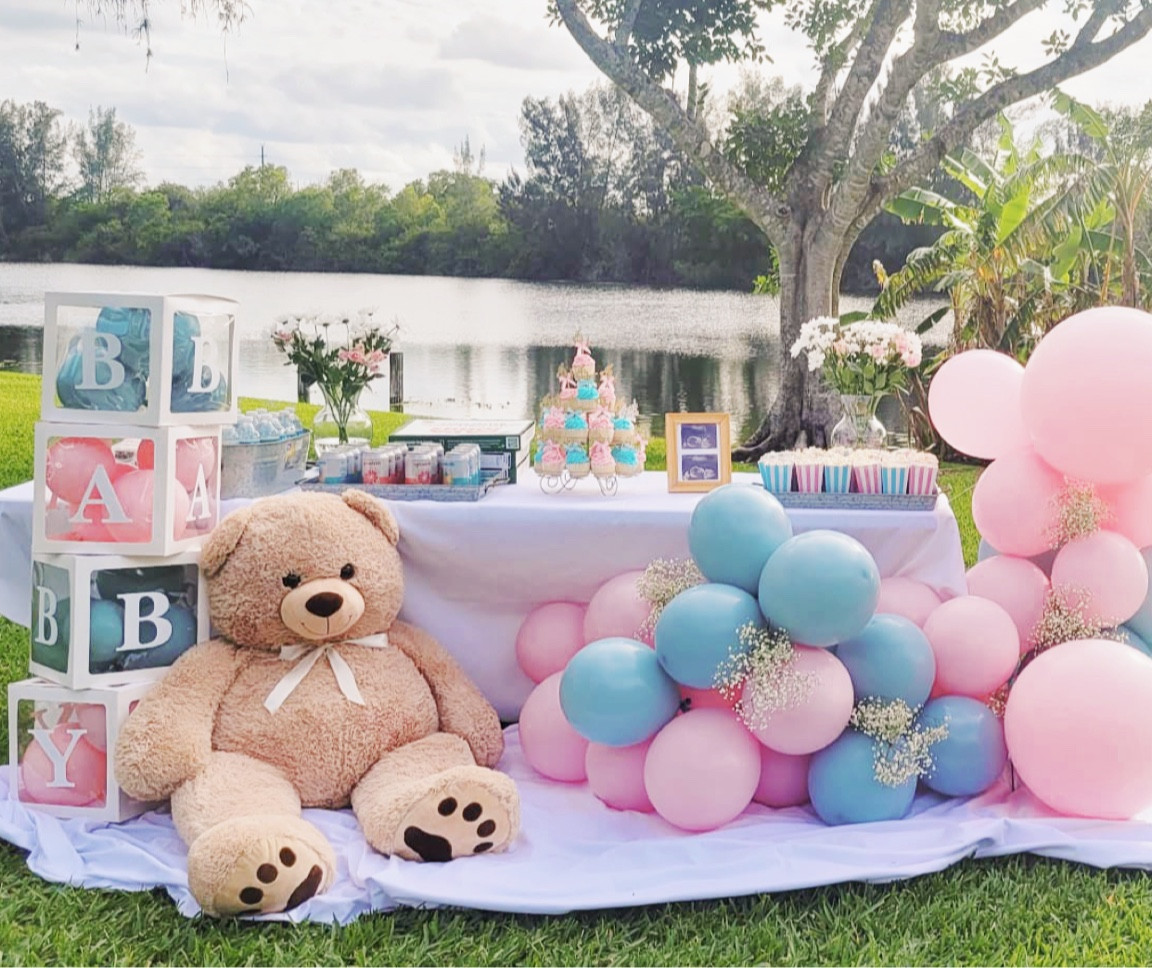 My gender reveal party👶🏼💗💙

Baby blocks, pink balloons, blue balloons, popcorn boxes, stuffed bear

#LTKbaby #LTKfamily #LTKbump