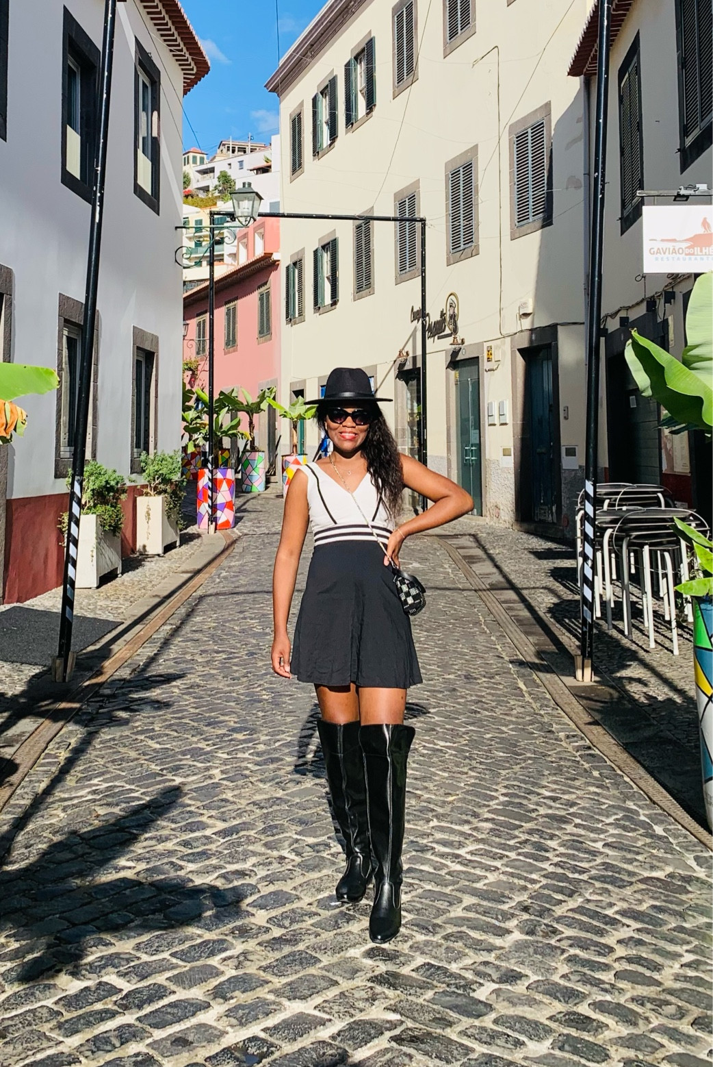 Look escolhido para conhecer a cidade de Funchal em Portugal. Um dia incrível na famosa Ilha da Madeira. 🇵🇹

 É fundamental a escolha de um calçado confortável para você poder curtir bem o passeio, achei essa bota super confortável e estilosa para passar o dia nesse lugar incrível! 

#ltkshop #ltkcreator #funchal #portugal

#LTKeurope #LTKtravel