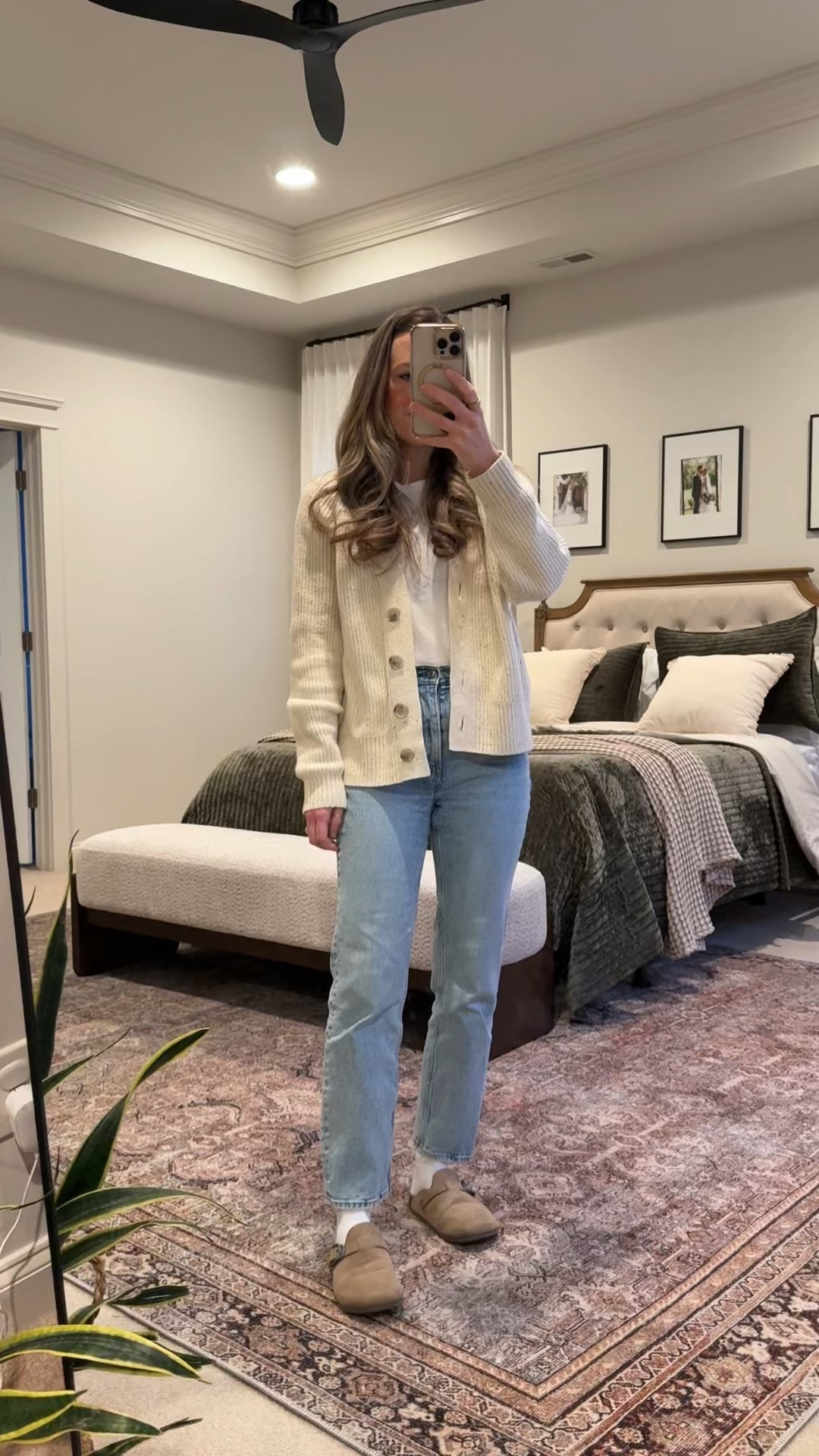 Casual everyday style 🤍
Simple, comfy, and classic — an easy outfit for errands or a cozy day at home.
Wearing this year’s version of my Old Navy sweater, Abercrombie high-rise ankle straight jeans, and my go-to clogs.
Everyday mom outfit made easy.

#CasualOutfit #MomStyle #LTKClassicStyle #CapsuleWardrobe #LTKUnder100 #ClogsOutfit #EverydayStyle #AbercrombieJeans #OldNavyStyle #LTKWinterStyle



#LTKootd #LTKmomlife #LTKgrwm
