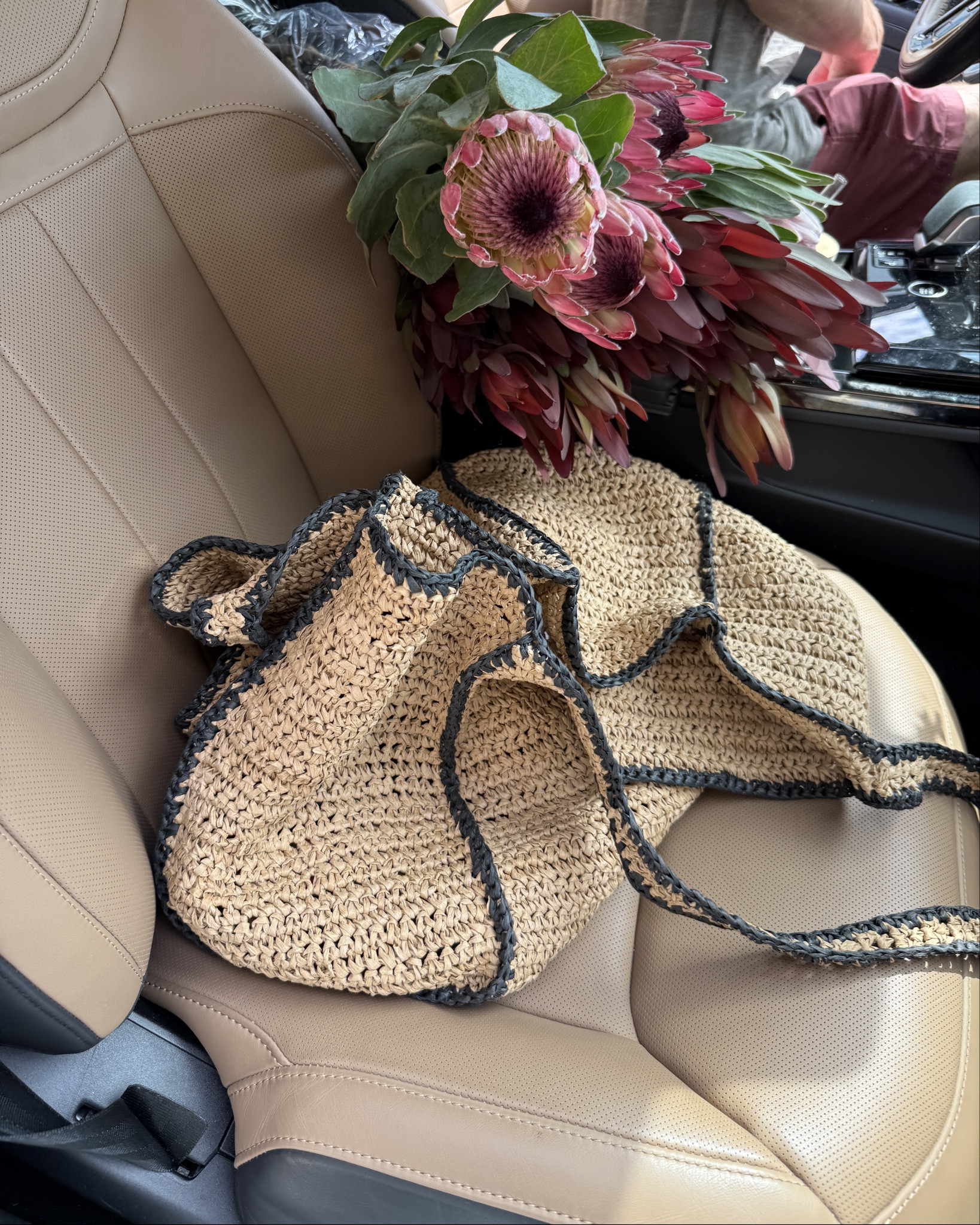 Obsessed with this straw bag for summer 🙌🏼