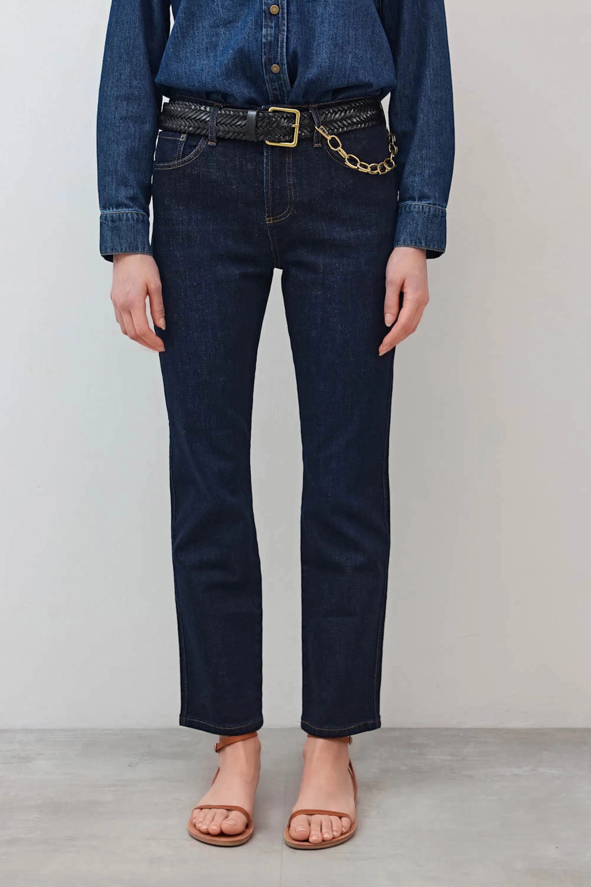 The Crop Mid-Rise Straight Jeans | Ruti