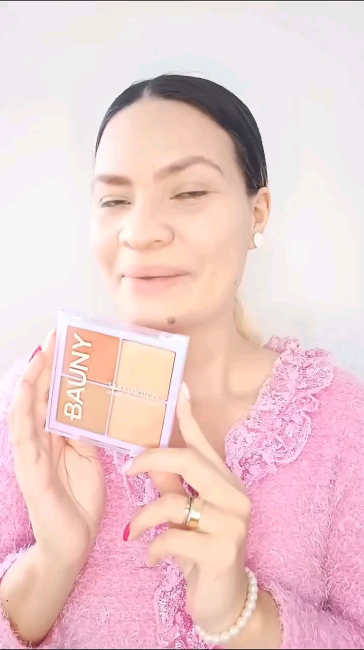 Paleta Skin Match da @bauny 💜Tem duas versões, a Brown Skin e a Light Skin, que é a que estou usando!Contém 4 produtos:1 Contorno 💜1 Blush Cremoso 💜1 Iluminador 💜1 Shimmer 💜É Dermatologicamente e Oftalmologicamente Testado, então pode ser usado no rosto todo (Rosto, Olhos e lábios) ✔️Tem Vitamina E, que é antioxidante, na qual ajuda a combater os radicais livres ✔️É Vegana ✔️Não é Testado em Animais ✔️ Use meu cupom "GAROTASORRRISO" e ganhe 10% de desconto no site da Bauny (link nos Stories) 💜E Aí Você já conhece a Paleta Skin Match da Bauny? Me Conta 💭@bauny@tacla#bauny #paletaskinmatch #paletaskinmatchbauny #paletamultifuncional  #testandomaquiagem  #baunycosmeticos #maquiagemdabauny #afiliadobauny #influenciadora #beleza #dicadebeleza 

#LTKbrasil #LTKbeleza