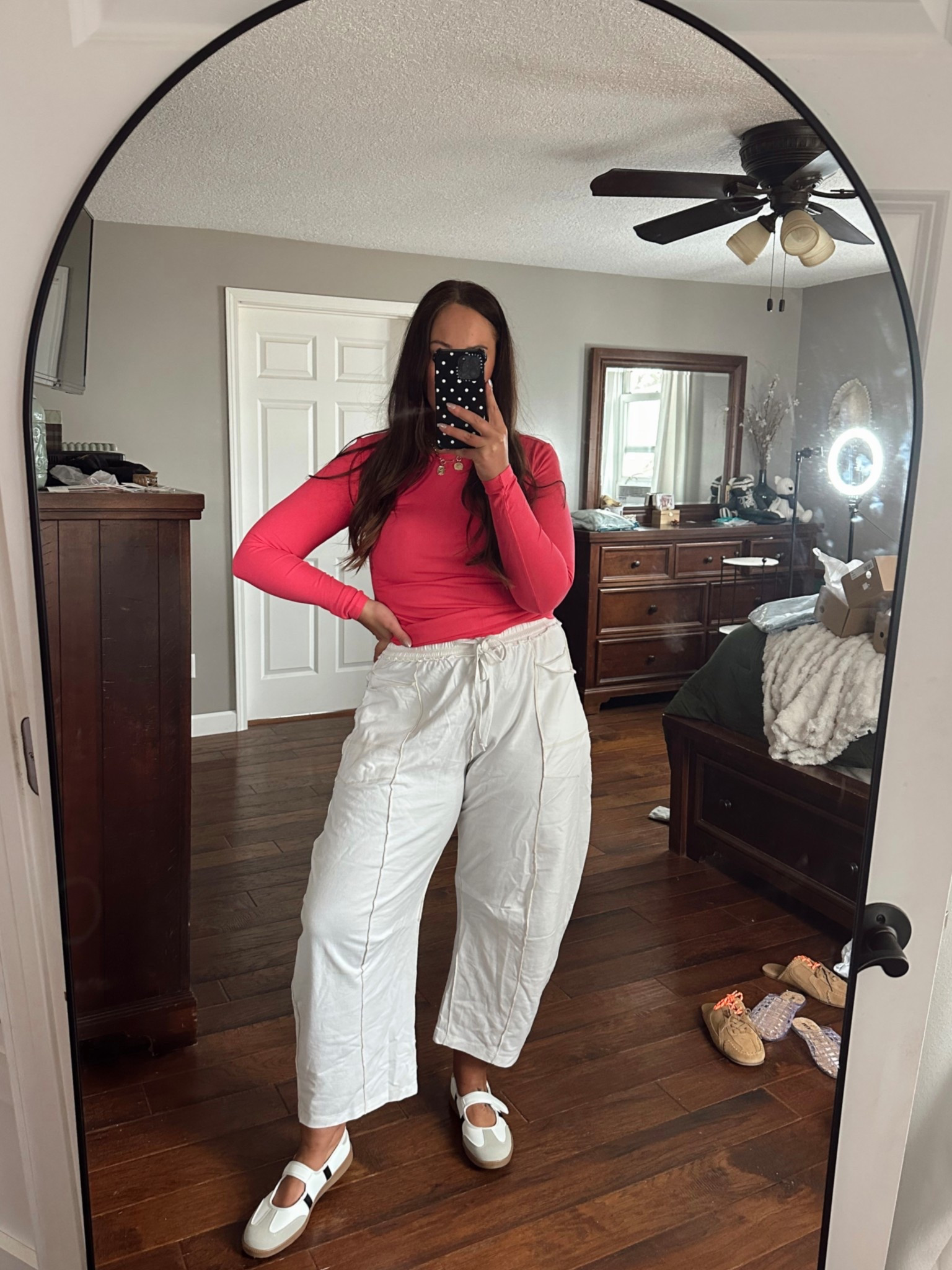 Midsize spring outfits 2026
Free people barrel sweatpants - large
Amazon top - large
Amazon sneakers - size Dow 1/2-1 size 

#LTKootd #LTKMidsize #LTKTall