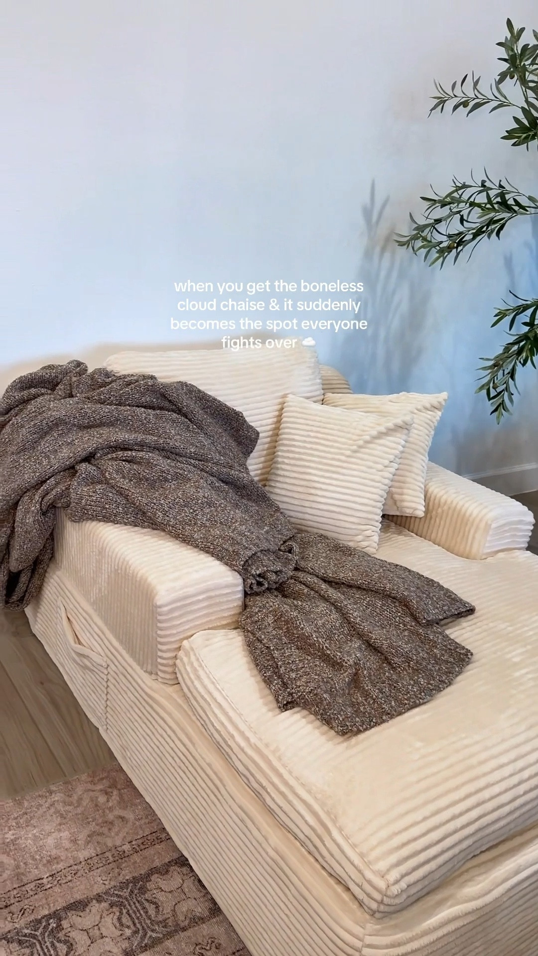 I fear the viral boneless cloud chaise is even cozier than I imagined... this is where you'll find me until further notice
#bonelesscouch
#chaise #livingroom #furniture #homefinds

#LTKHome #LTKmomlife #LTKSaleAlert